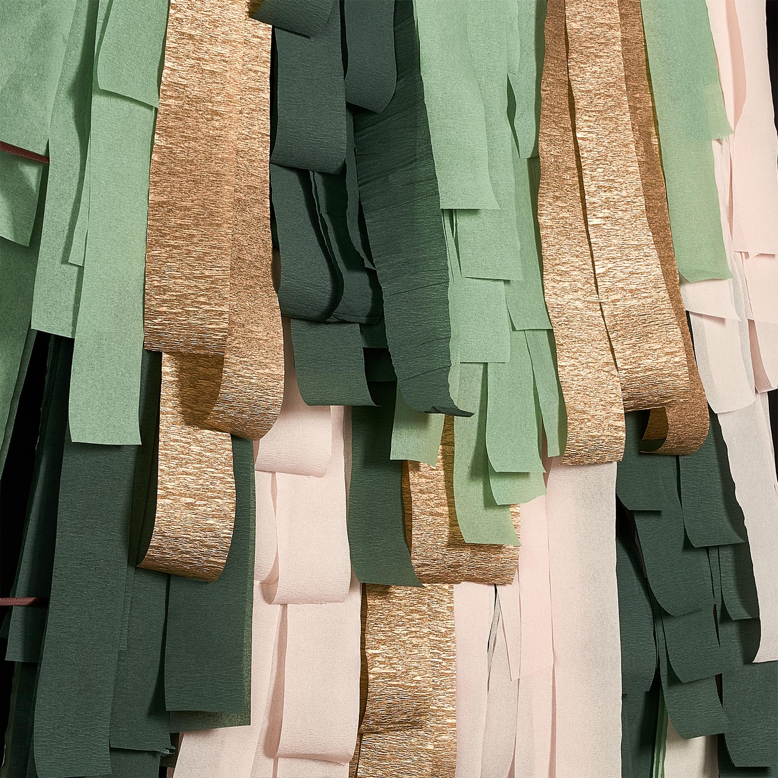 PartyWoo Crepe Paper Streamers - 10 Rolls (820ft Total) Green & Gold Decorative Streamers for Birthday, Christmas & Party Decorations - Perfect for DIY Backdrops, Ceiling Decor & Photo Booth Props (1.8