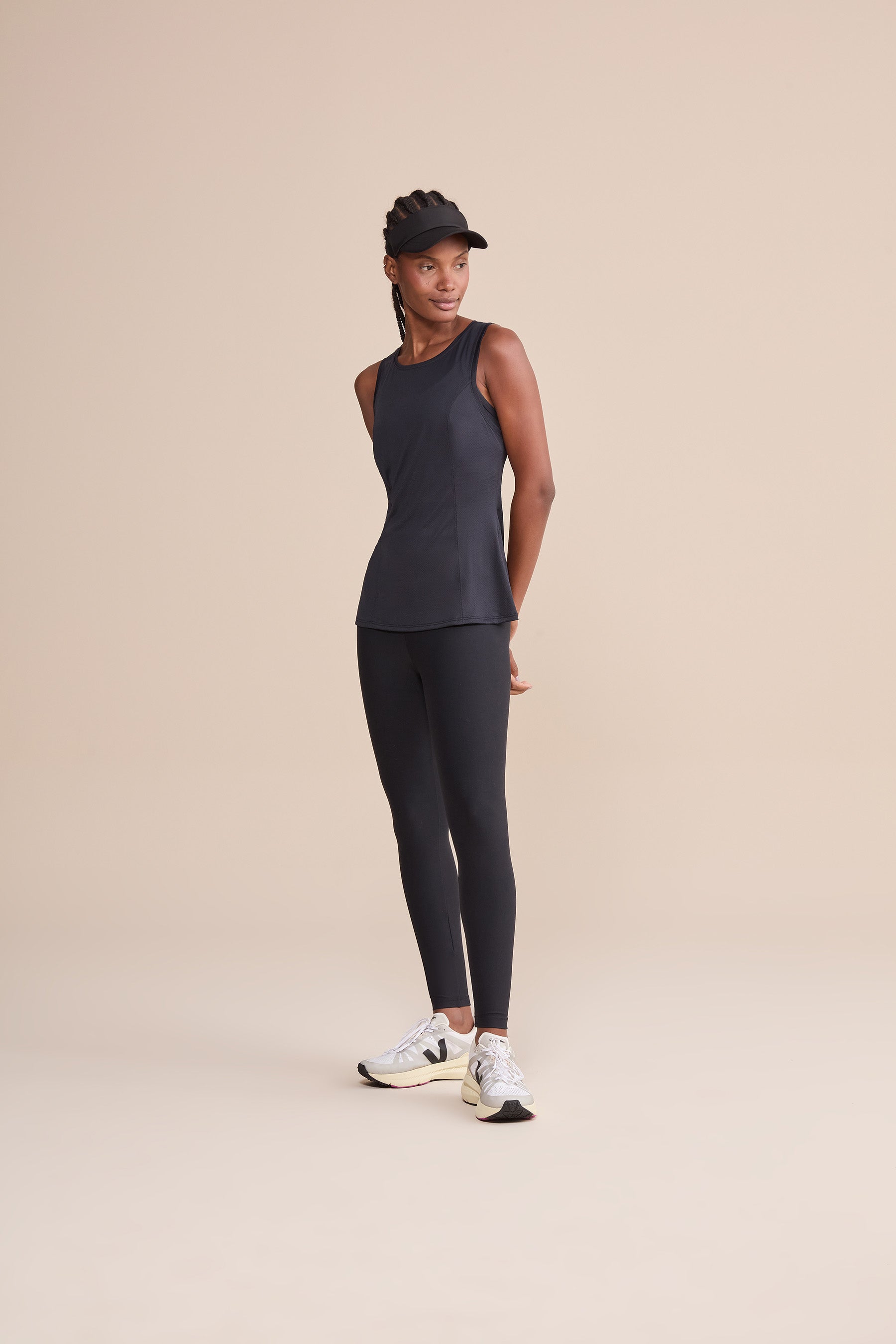 Action Line Tank Top for Women - Comfortable & Stylish Workout Shirt - Perfect for Yoga, Running & Gym