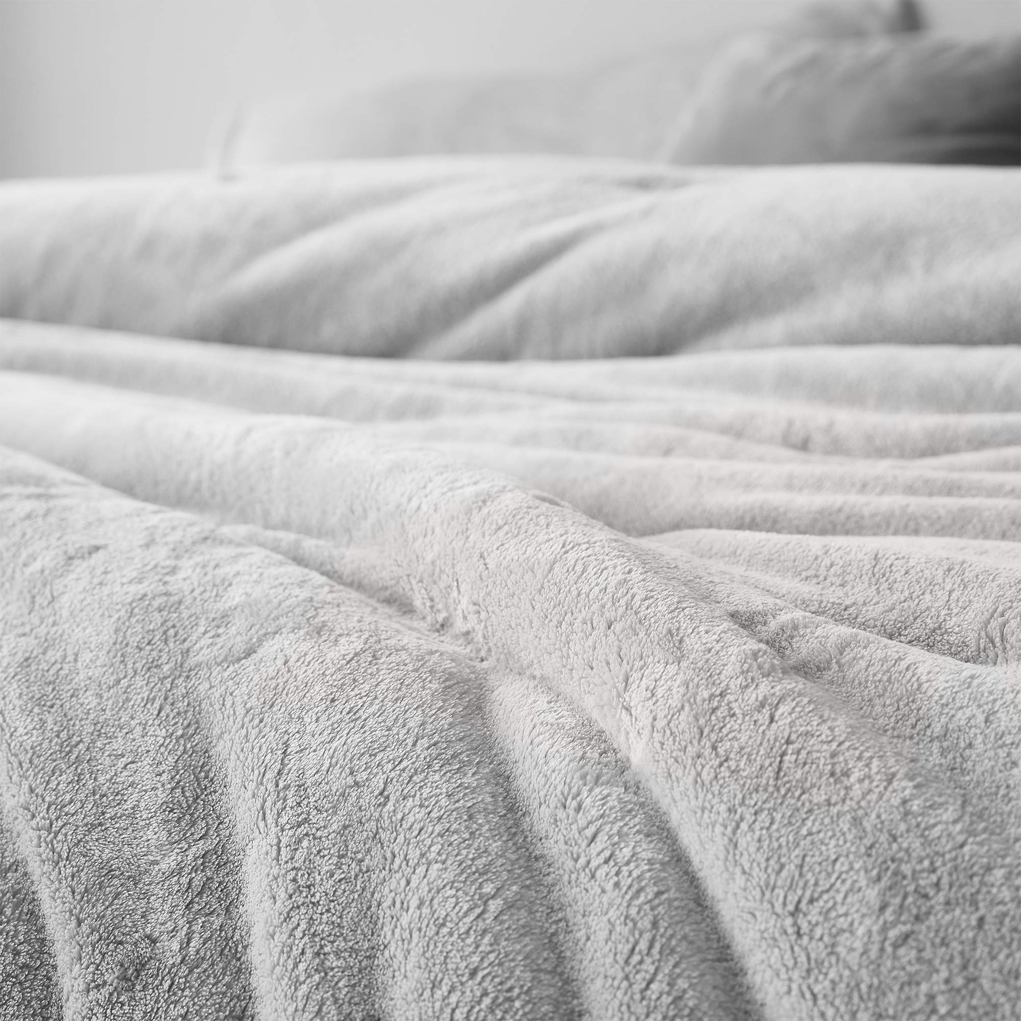 Byourbed Coma Inducer Oversized Queen Comforter Set - Ultra Soft & Comfortable - Glacier Gray - Perfect for Cozy Bedroom Decor & Cold Weather Sleep