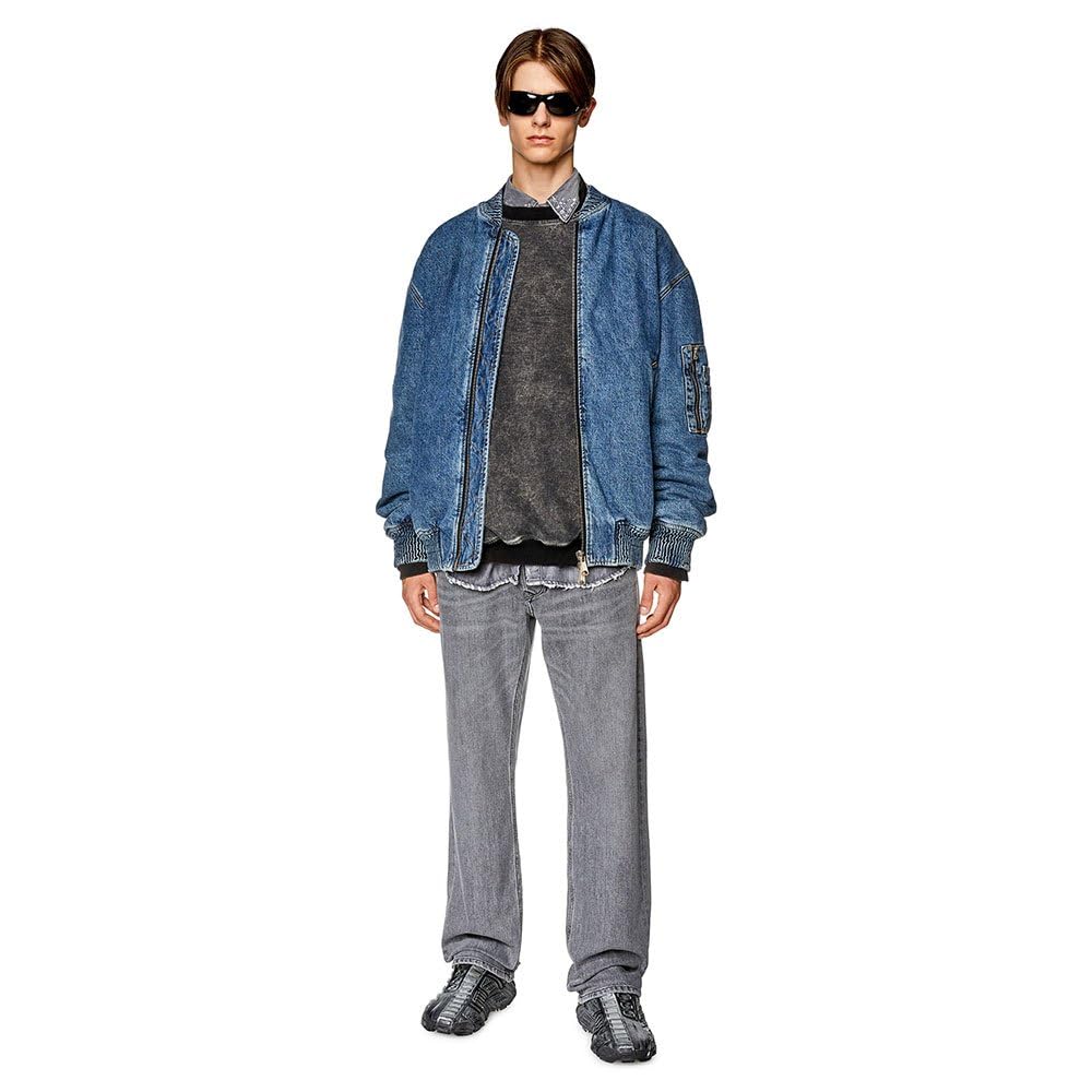 Diesel Men's Larkee Slim Fit Stretch Denim Jeans - Comfortable & Stylish for Casual Wear, Work, and Night Out