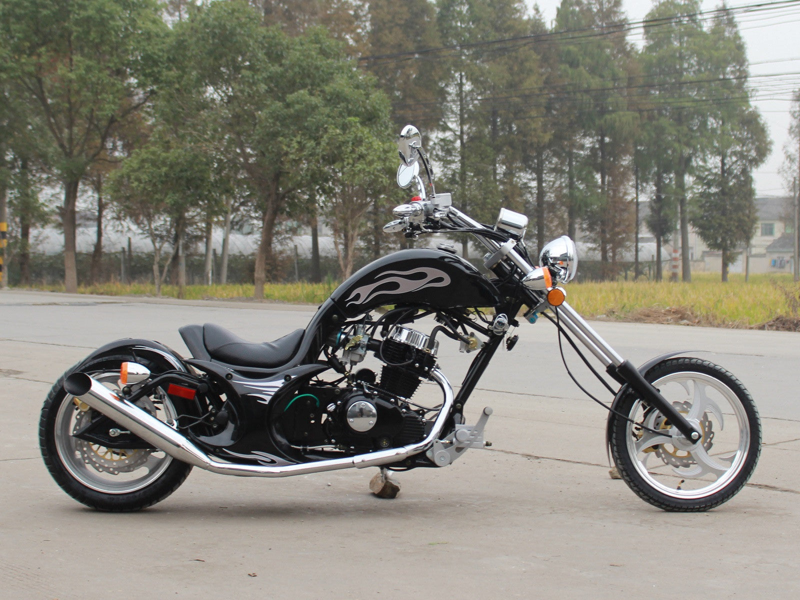 Venom Villain 250cc Chopper Motorcycle - 5-Speed Manual Transmission for Cruising & Adventure Riding