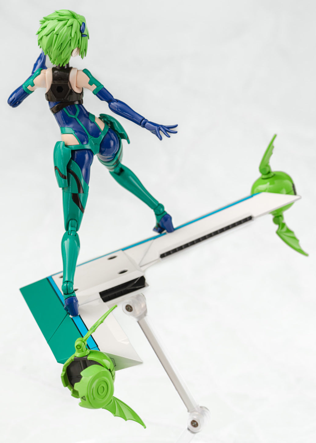 Aoshima Macross Delta VFG Variable Fighter Girls VF-31A Kairos Reina Prowler 1/72 Scale Model Kit - Anime Collectible for Display & Gundam Fans