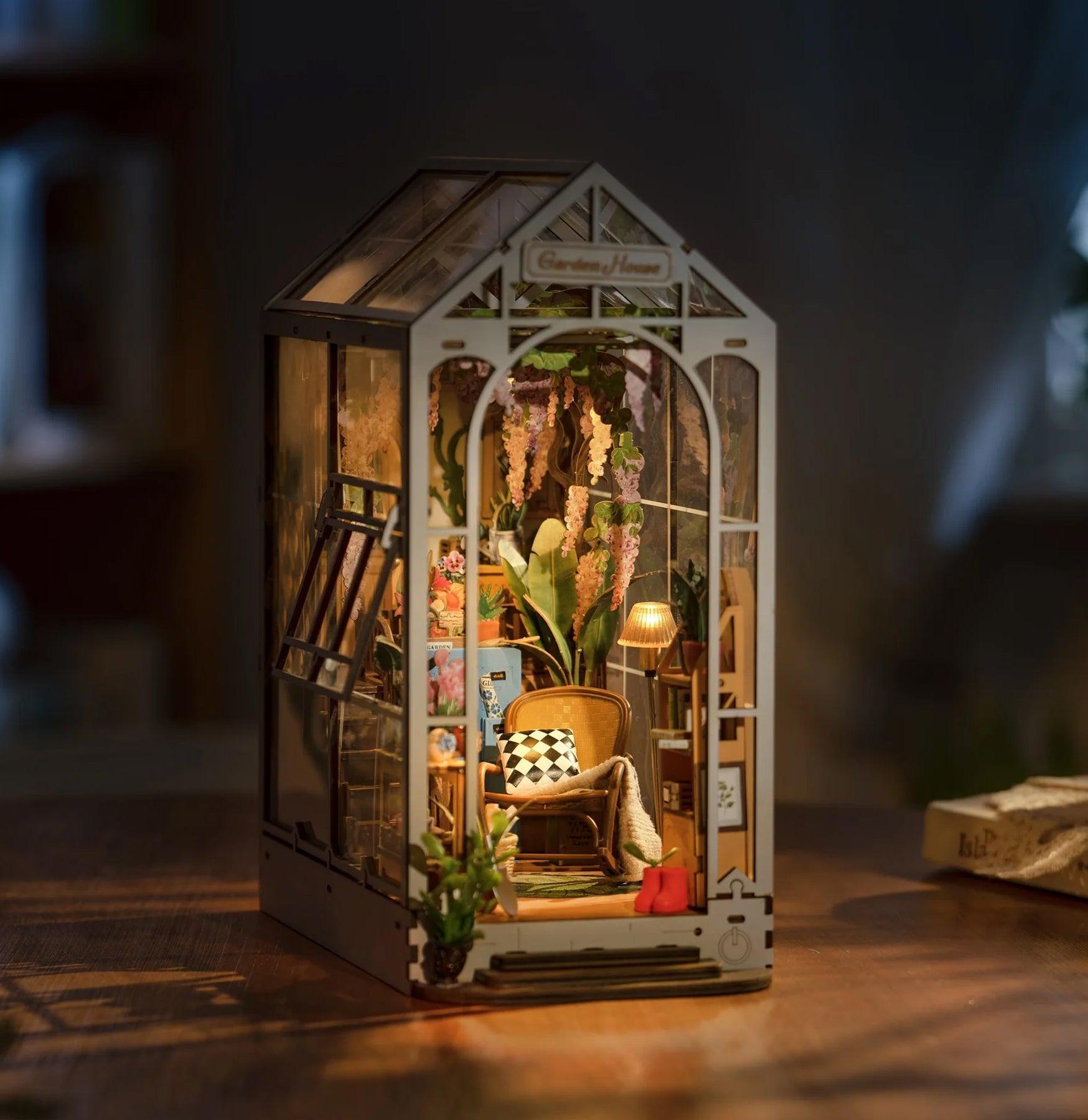 DIY Garden House Book Nook Kit - Miniature Fairy Bookcase Decor for Home & Office - Perfect for Bookshelf Display, Gift for Book Lovers & Craft Enthusiasts
