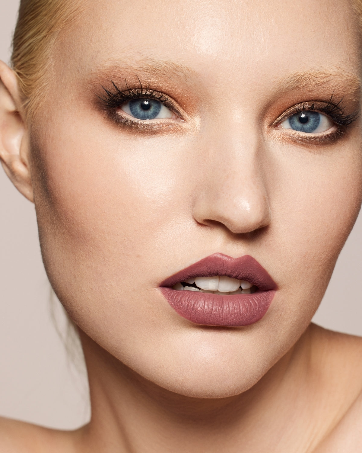 Stunna Lip Paint Longwear Liquid Lipstick - Smudge Proof, Transfer Resistant, 12-Hour Wear - Perfect for Parties, Dates & Special Events
