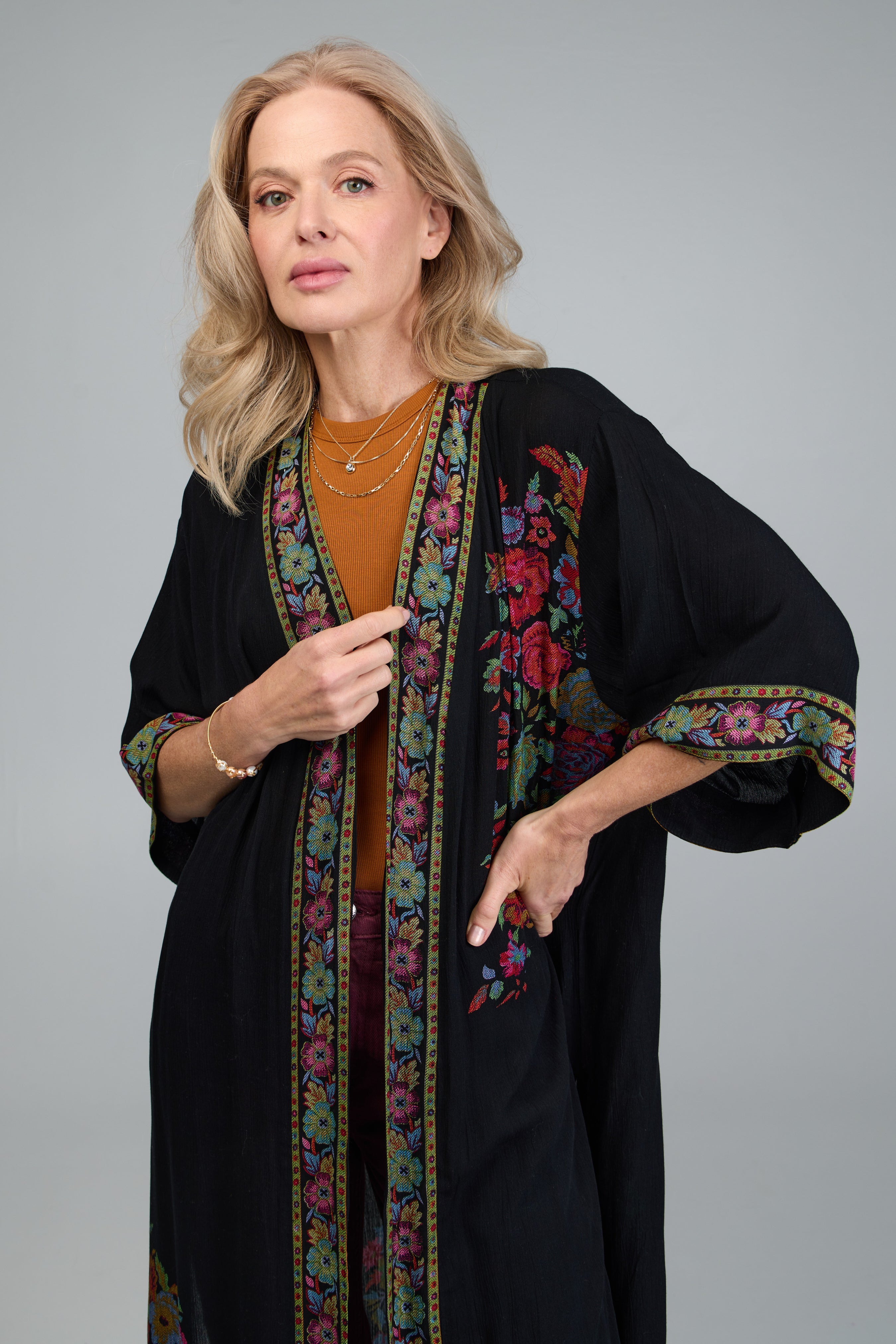 Elegant Floral Kimono for Women - Lightweight Long Garden Robe - Perfect for Beach Cover-Up, Yoga, and Summer Outfits