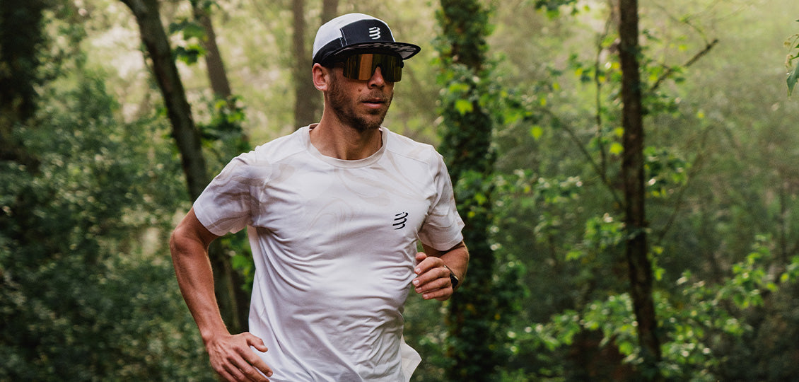 Compressport Unisex 5-Panel Lightweight Running Cap - White & Black for Men & Women - Perfect for Jogging, Hiking & Outdoor Sports