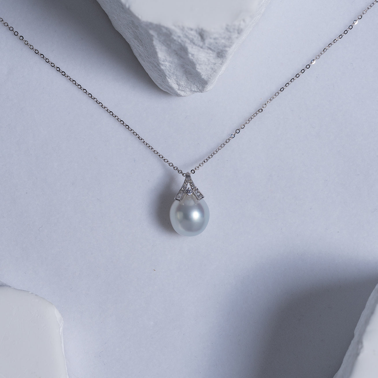 18K Solid Gold Australian White South Sea Pearl Necklace - Luxury Women's Jewelry Gift for Wedding, Anniversary & Special Occasions | KN00111