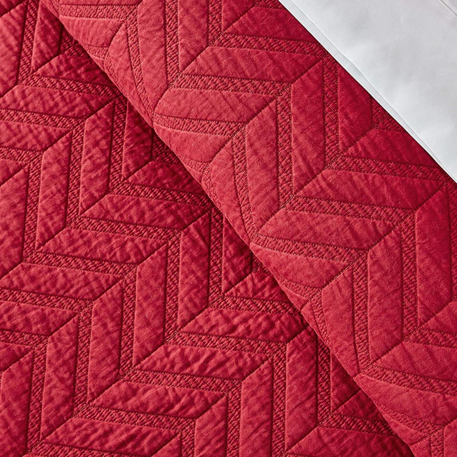 Lacoste Herringbone Stitch 2-Piece Quilt Set - Twin Size, Deep Red - Soft & Stylish Bedding for Cozy Bedroom Decor