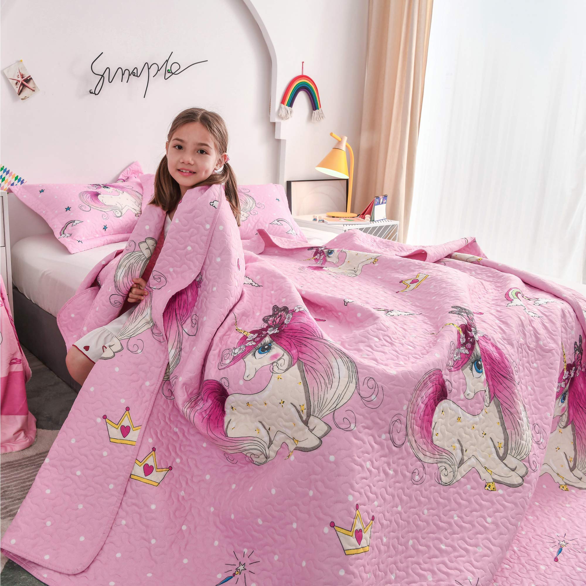 **Pink Unicorn Reversible Quilt Set for Twin Bed – Lightweight Girls' Quilt Coverlet with Pillow Shams | Soft Bedspread for Kids' Room, Sleepovers & Cozy Bedtime**
