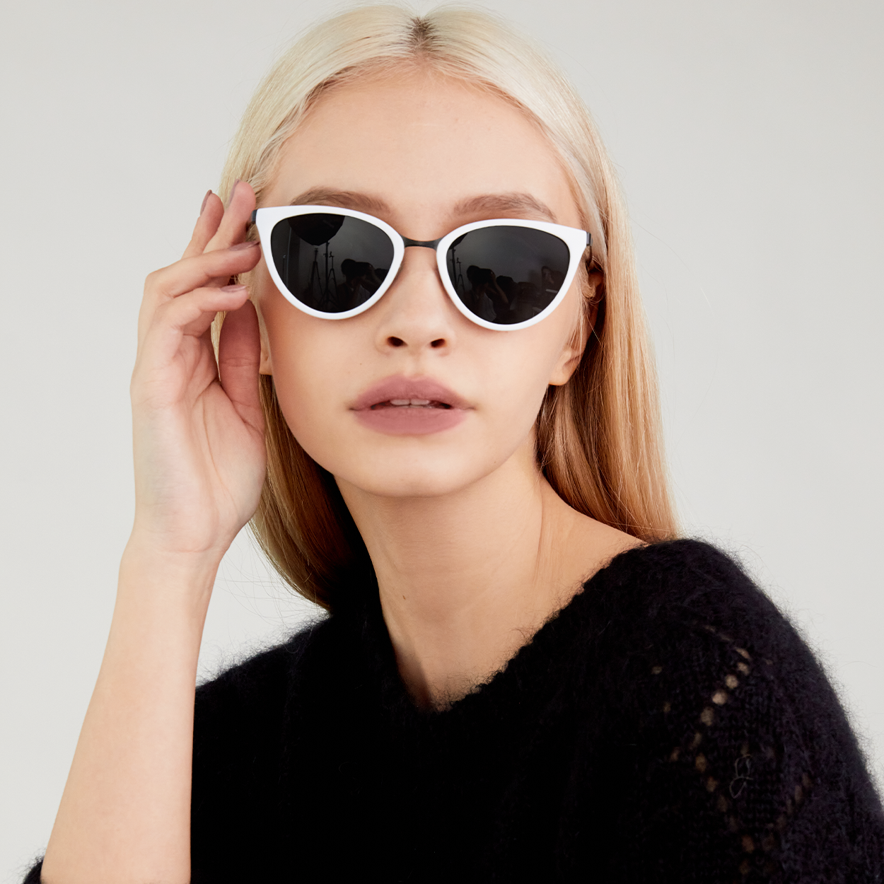 Miranda White - Premium Quality Women's Fashion Apparel for Casual & Office Wear | Trendy Tops, Dresses & More | Perfect for Work, Dates & Everyday Style
