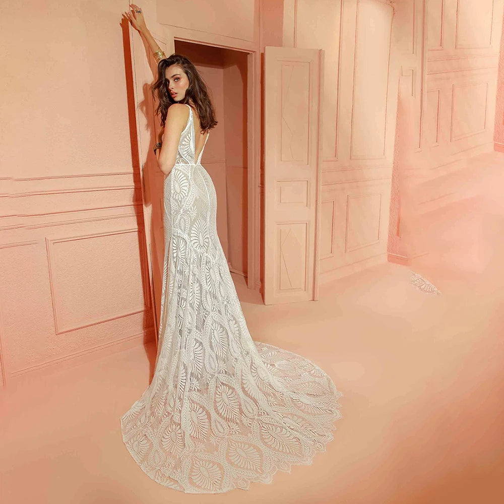 Elegant Lace V-Neck Mermaid Wedding Dress with Spaghetti Straps & Backless Design - Perfect for Beach Weddings, Bridal Showers, and Romantic Photos