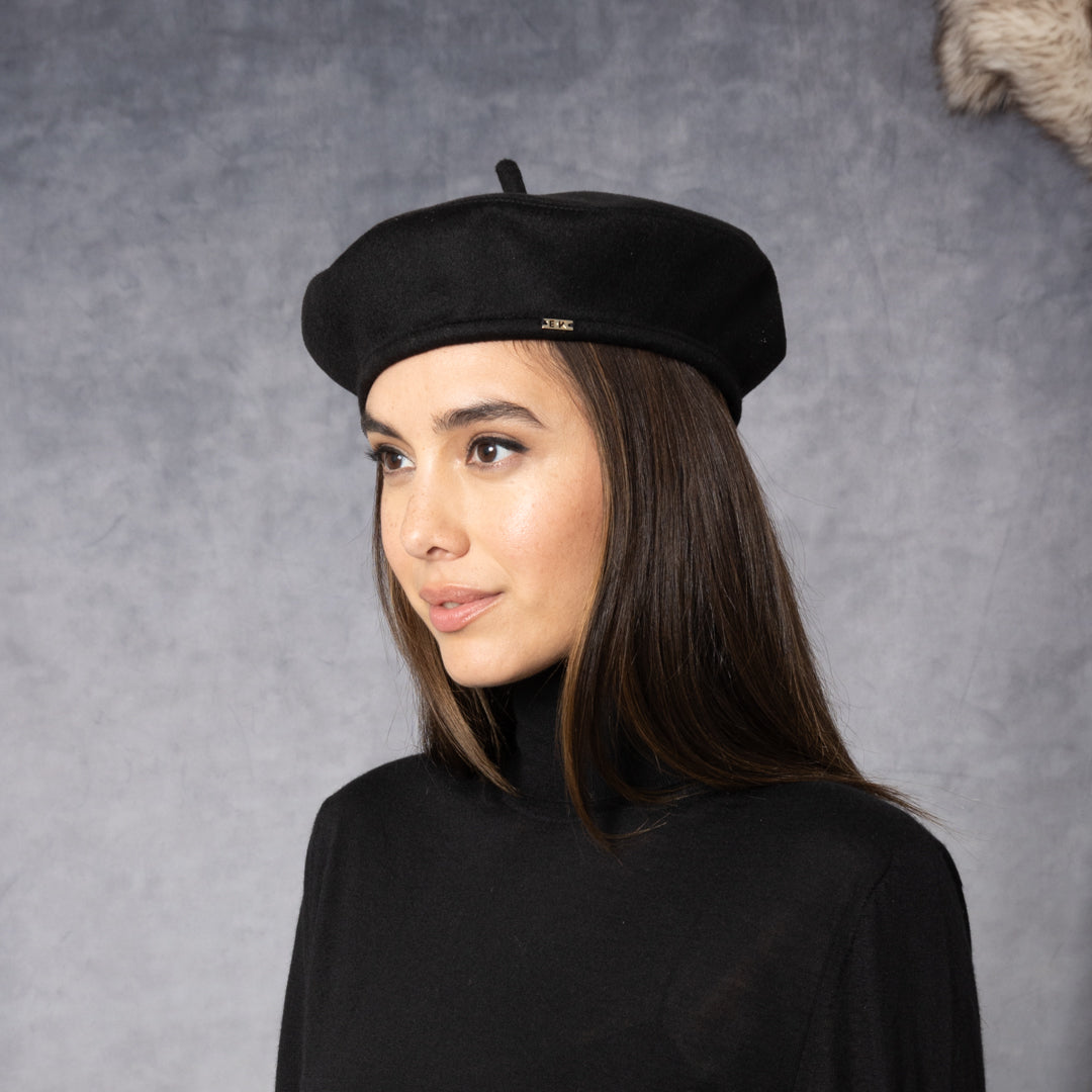 Luxury Carter Cashmere Beret for Women - Soft & Warm Winter Hat - Elegant Fashion Accessory for Outdoor Activities, Travel & Daily Wear