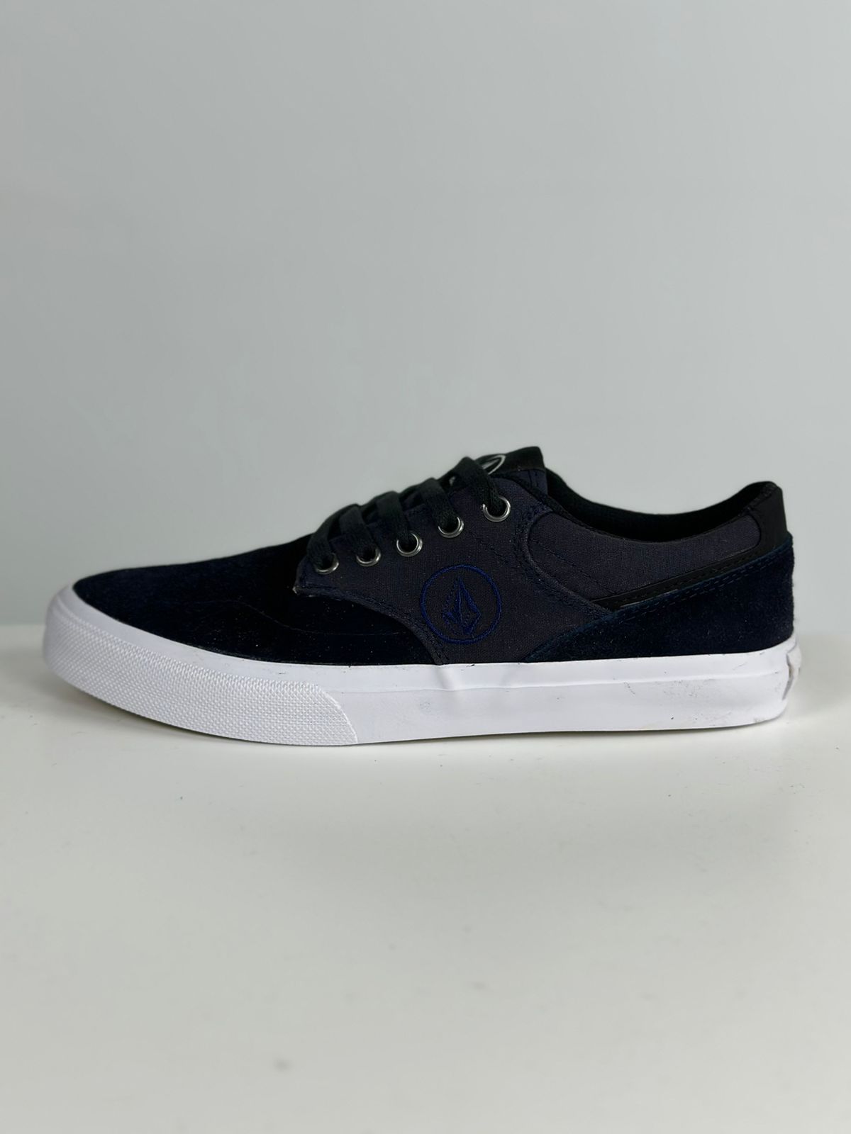Volcom Vol Ox Jack Suede Blue Skate Shoes - Men's Casual Sneakers for Skateboarding & Streetwear Fashion