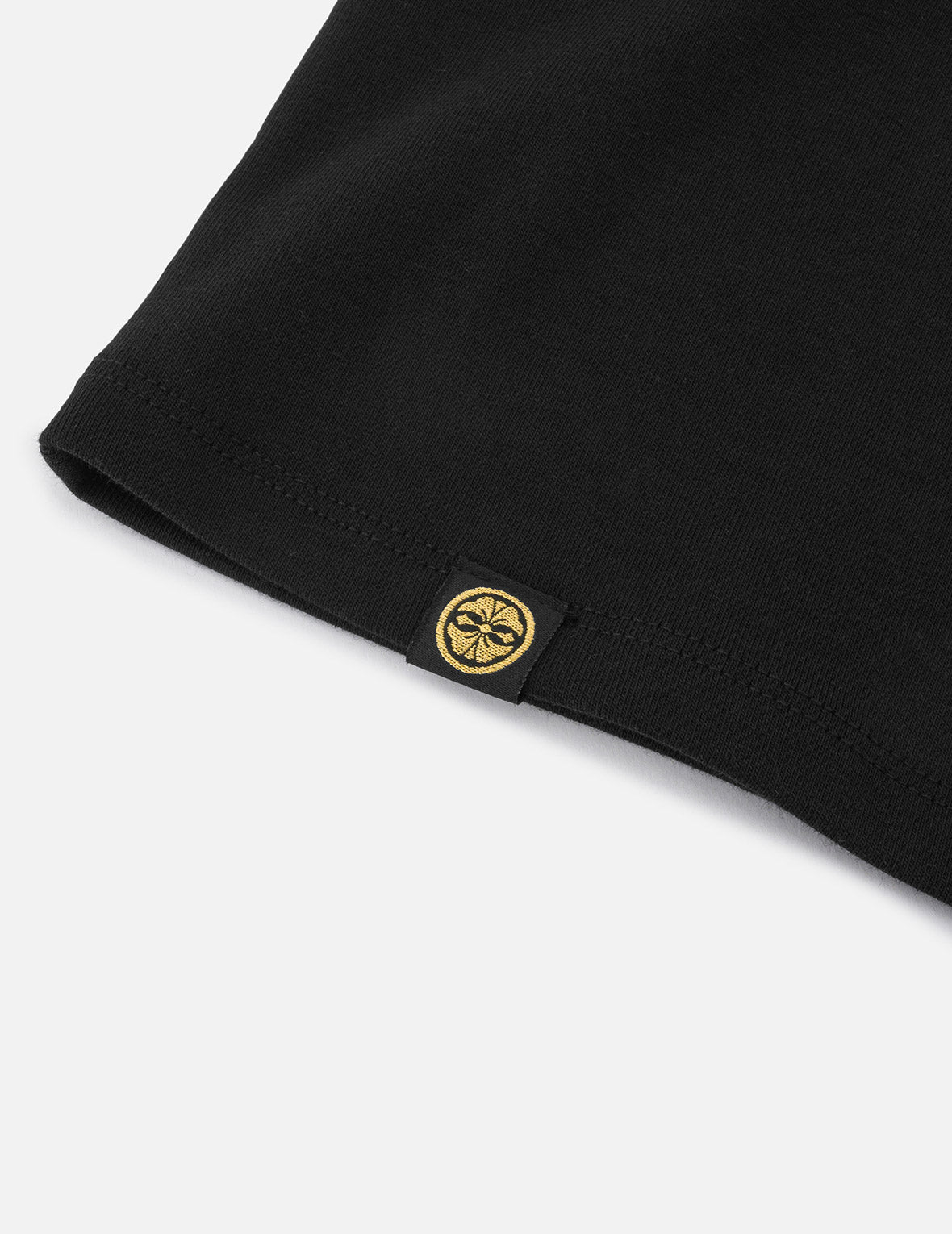 Evisu Metal Trim V-Neck Slim Fit T-Shirt for Men - Stylish Casual Tee for Everyday Wear & Street Fashion