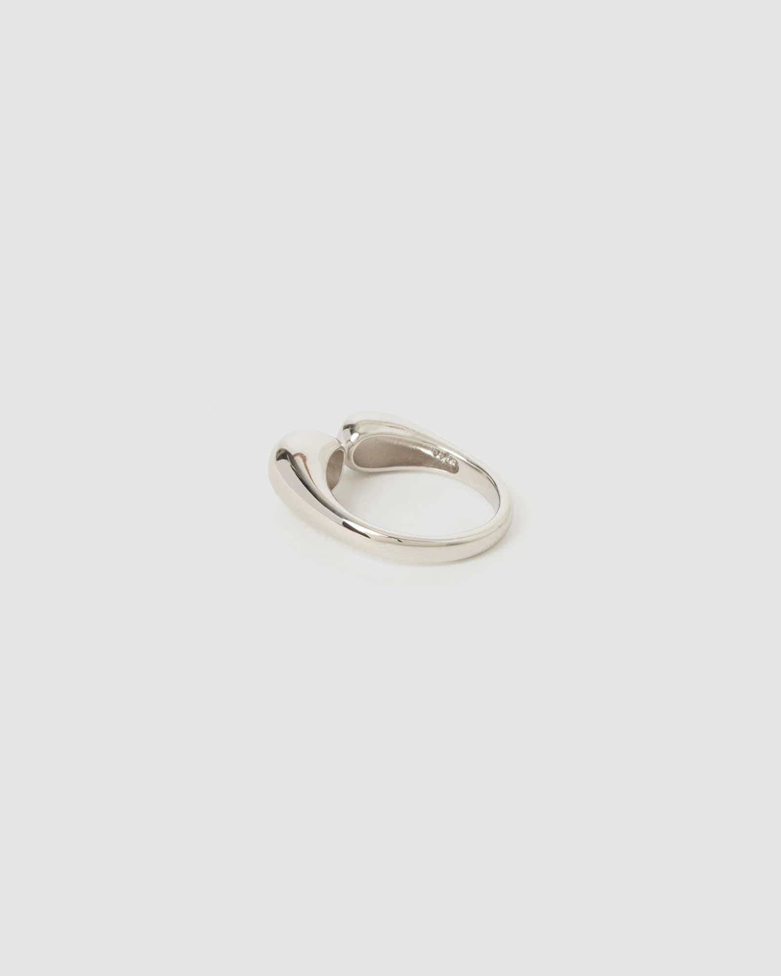 Izoa Ava Ring Silver - Elegant Sterling Silver Ring for Women, Perfect for Everyday Wear, Gift Giving & Special Occasions