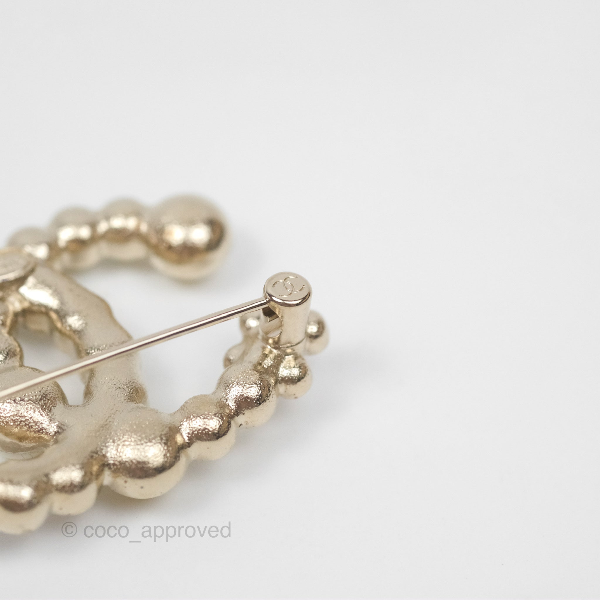Chanel CC Logo Resin Crystal Brooch in Gold Tone - 23A Collection | Elegant Accessory for Women's Jackets, Bags & Formal Attire