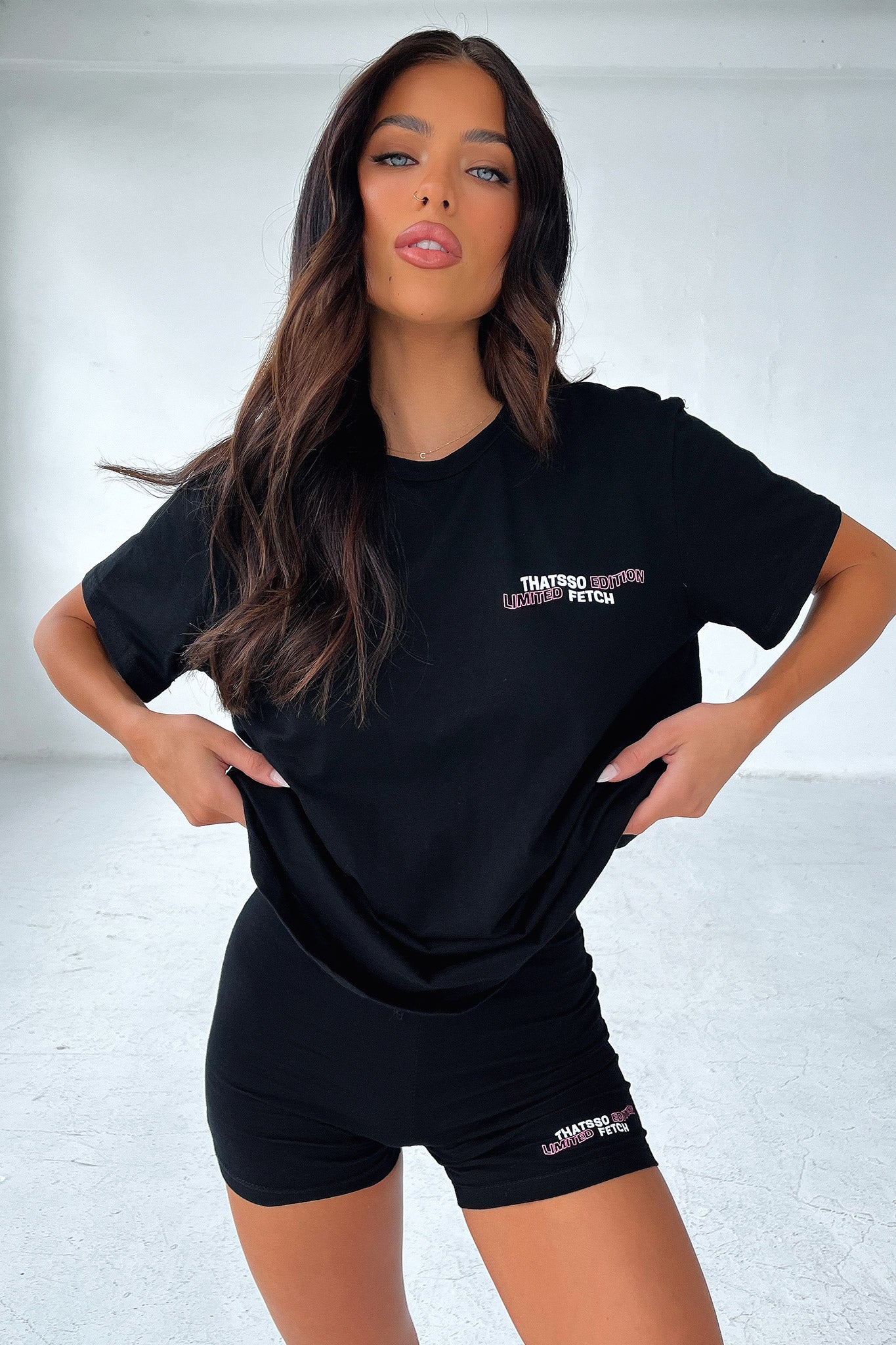 Limited Edition Oversized Black T-Shirt for Men & Women - Soft Cotton Comfort Fit - Perfect for Casual Wear, Street Style & Loungewear