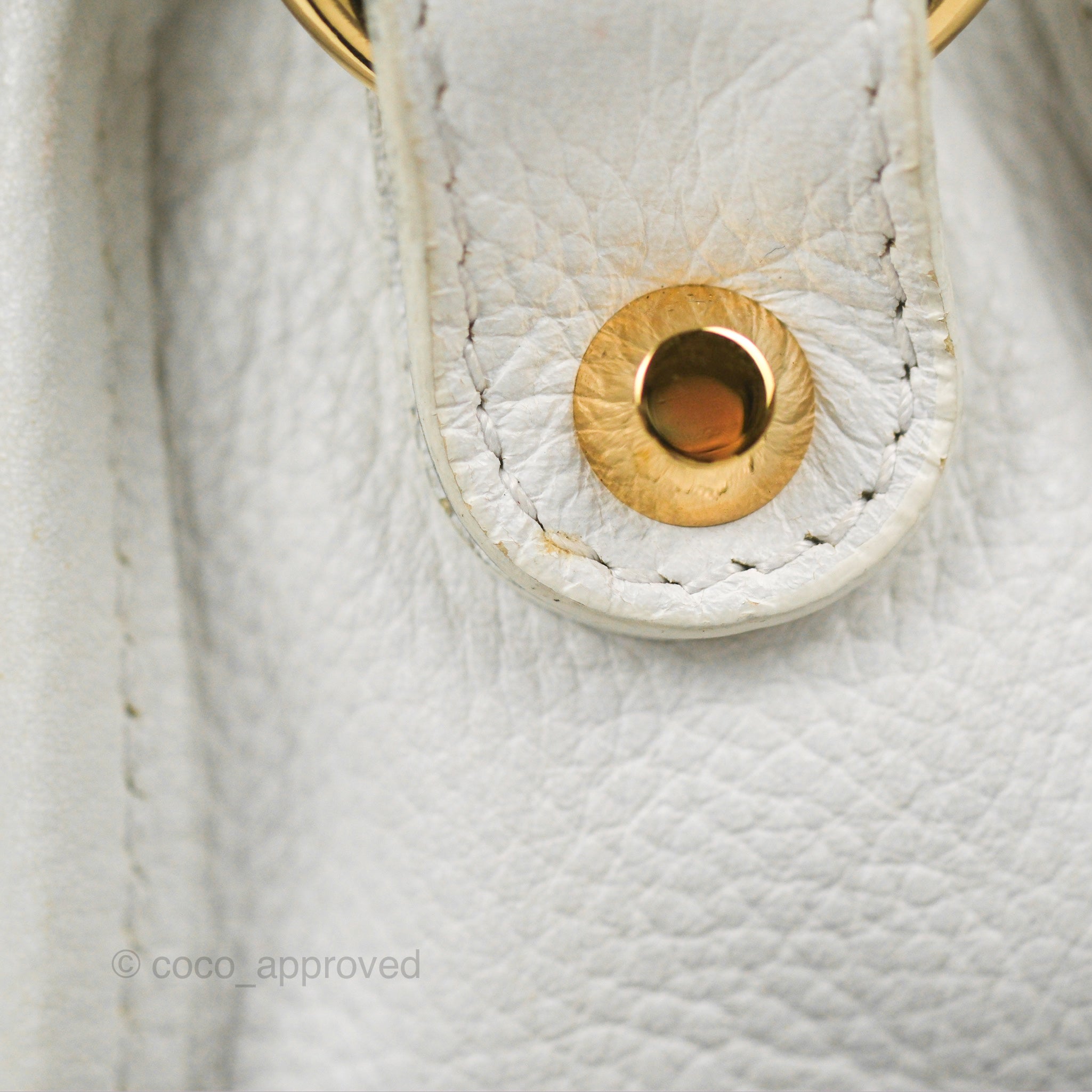 Balenciaga Classic Small City Bag in White Aged Calfskin with Gold Hardware - Perfect for Everyday Luxury & Fashion Outfits