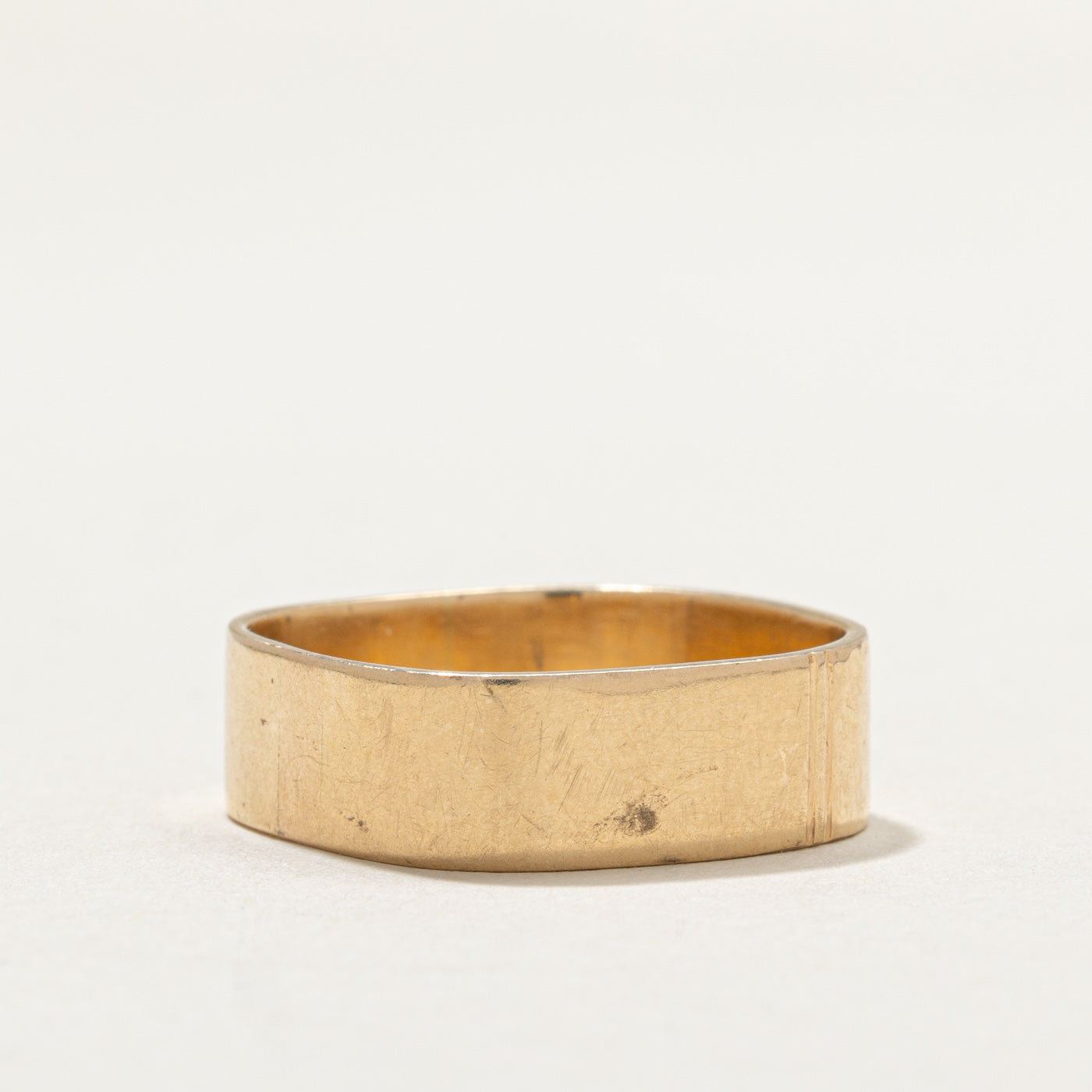 10K Yellow Gold Hammered Soft Square Band Ring - 6.8mm Wide Size 10 - Durable Wedding Band for Men & Women - Perfect for Everyday Wear, Anniversary Gifts & Special Occasions