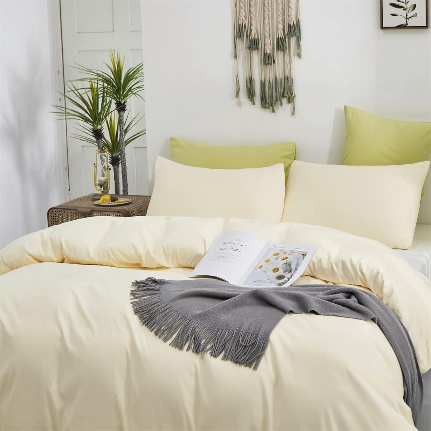 Lightweight All-Season Queen Comforter - 88x88 Inches Ivory Down Alternative Duvet Insert, Reversible Quilted Bedding for Summer & Winter | Perfect for Guest Rooms, Master Bedrooms & Cozy Home Decor
