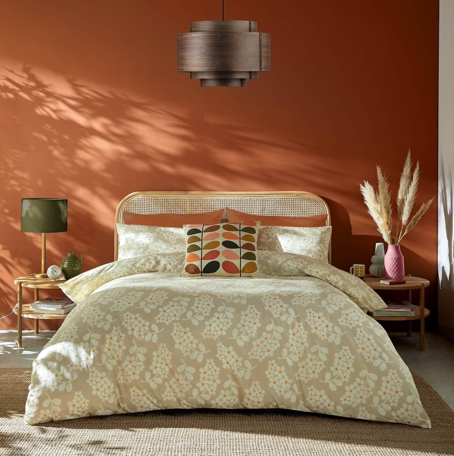 Premium Wisteria Bed Linen Set - Soft Taupe Luxury Bedding - Queen Size 4-Piece Comforter Set for Cozy Bedroom Decor & Guest Room Essentials