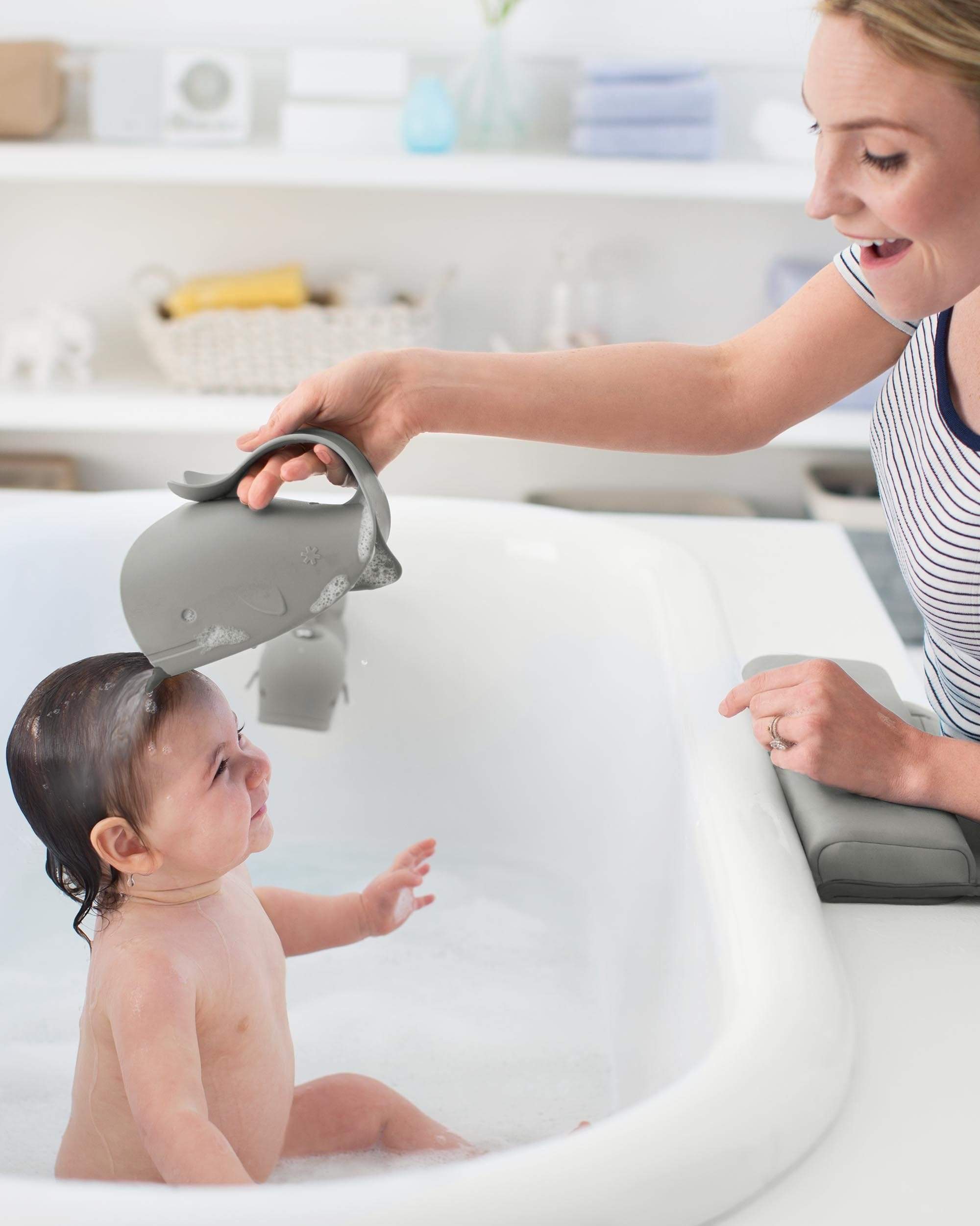 Skip Hop Moby Bathtime Essentials - Baby Bath Toy Set with Water Scoop & Spout Cover - Fun & Safe Bath Time for Toddlers & Infants - Perfect for Splash Play & Learning in Tub