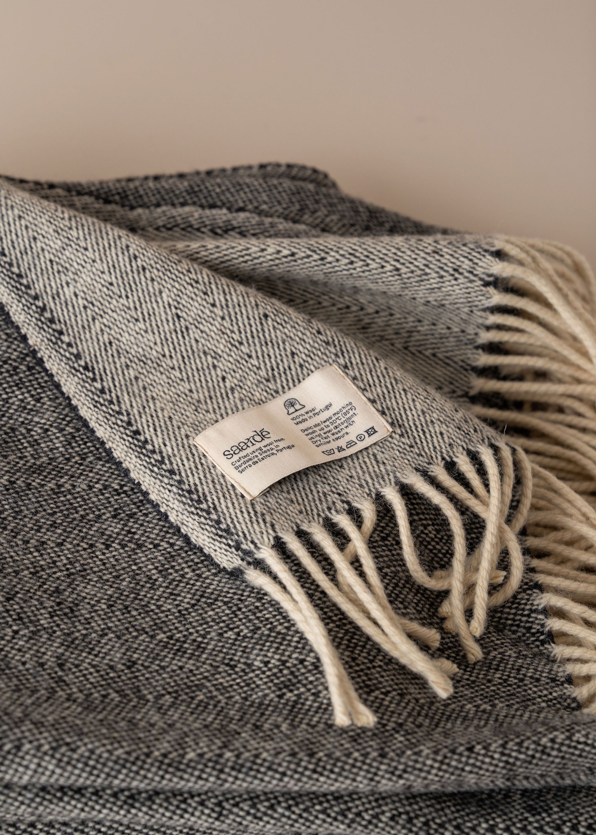 Premium Serra da Estrela Wool Throw Blanket & Bed Cover - Charcoal Gray | Soft Warm Winter Blanket for Couch, Bed & Home Decor