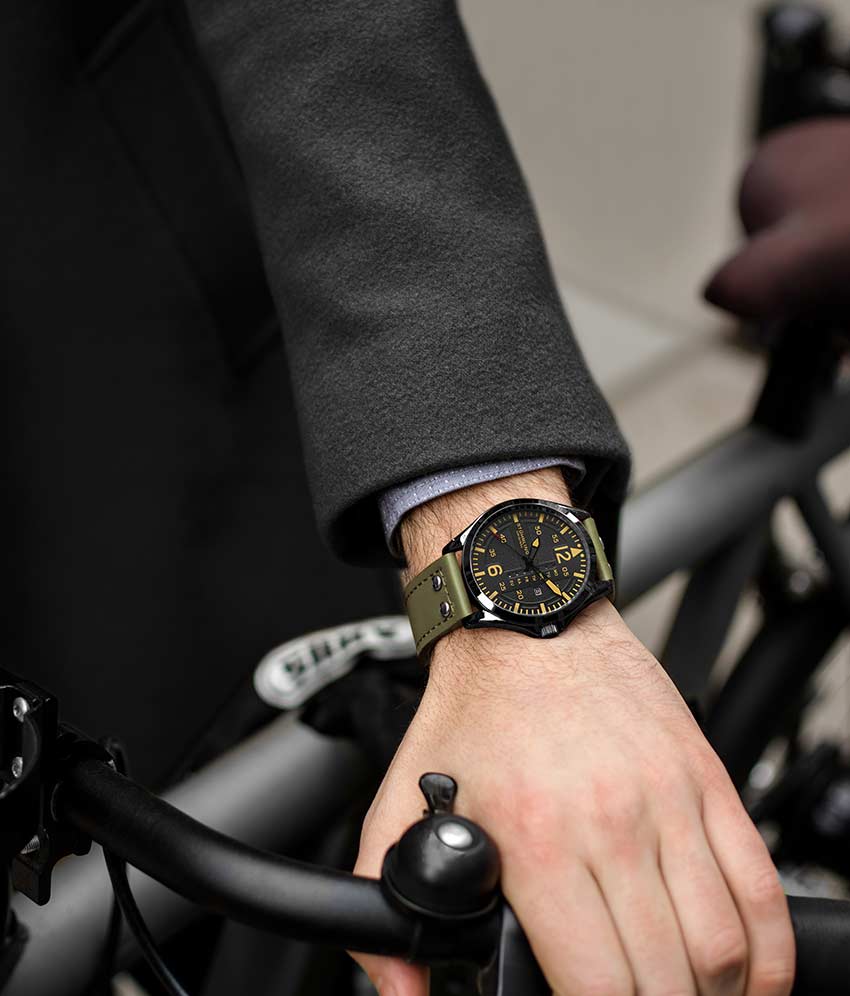 Aeronaut 3916 43mm Quartz Aviator Watch for Men - Stylish Pilot Chronograph for Aviation Enthusiasts & Everyday Wear