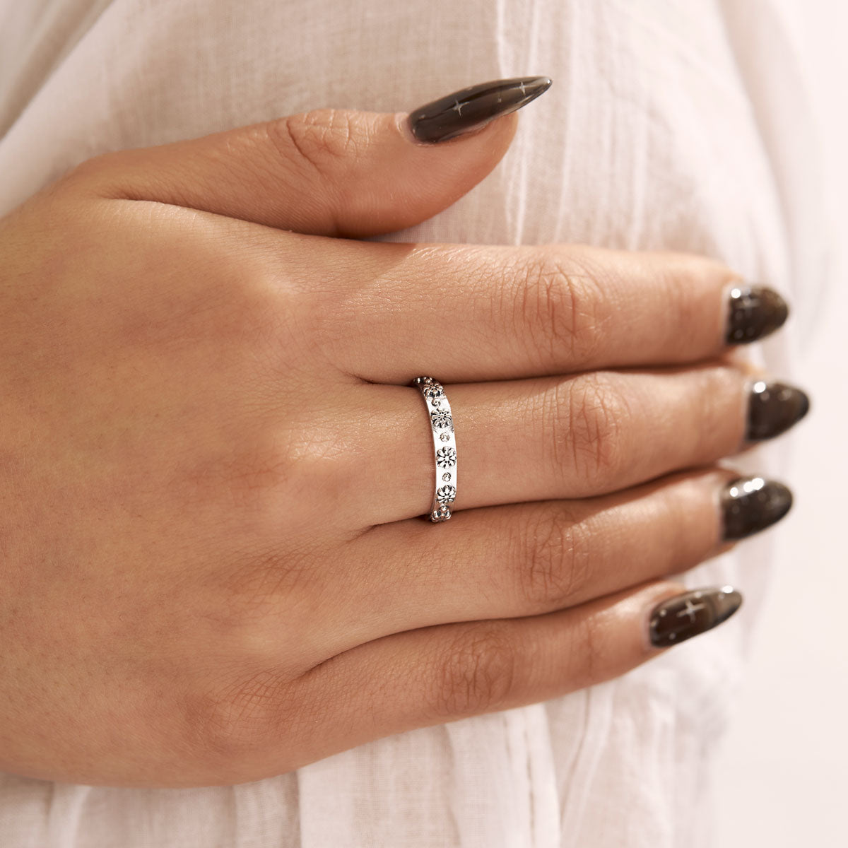 Wild Flower Ring - Dainty Floral Jewelry for Women, Nature-Inspired Boho Style, Perfect for Weddings, Parties & Everyday Wear