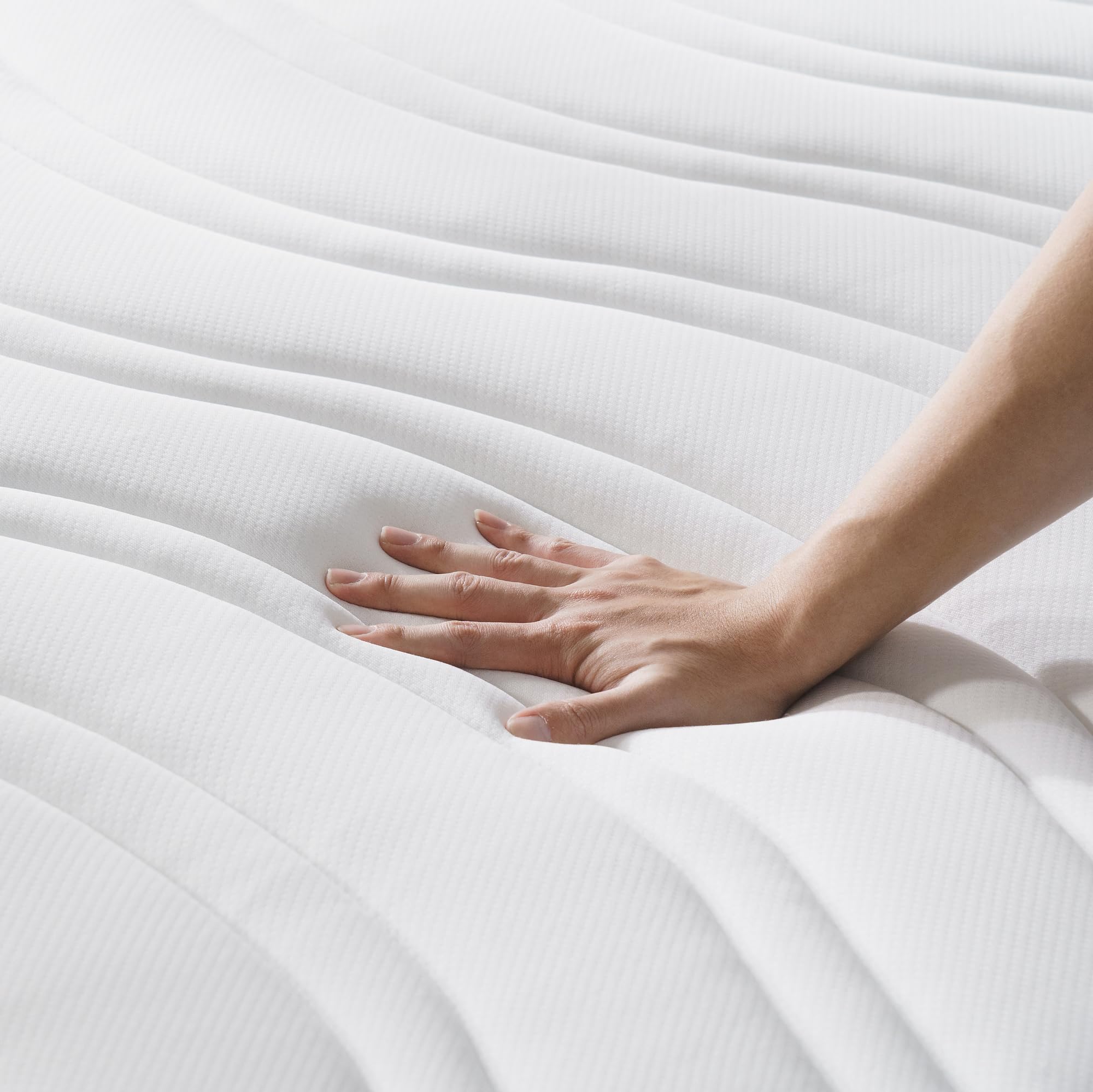 ZINUS 8 Inch Spring Sensation Hybrid Mattress - Queen Size, Fiberglass Free, Medium Firm Support, CertiPUR-US Certified Foam & Fabric, Mattress in a Box - Perfect for Bedrooms, Guest Rooms & Small Spaces