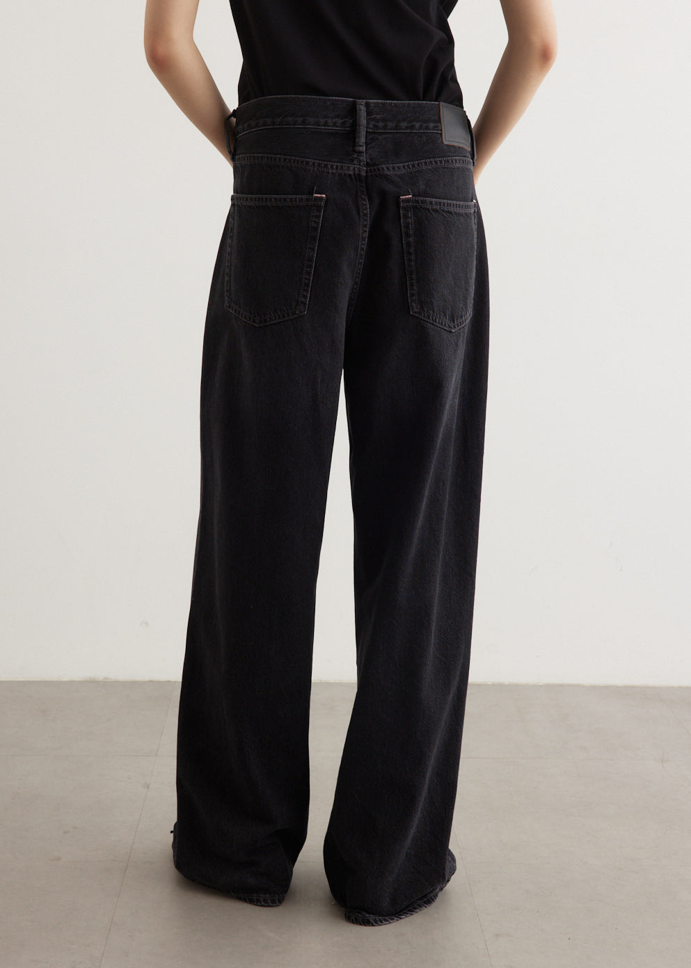 1981F Loose Fit Women's Jeans - Vintage Style High Waist Denim Pants for Casual Wear & Everyday Outfits