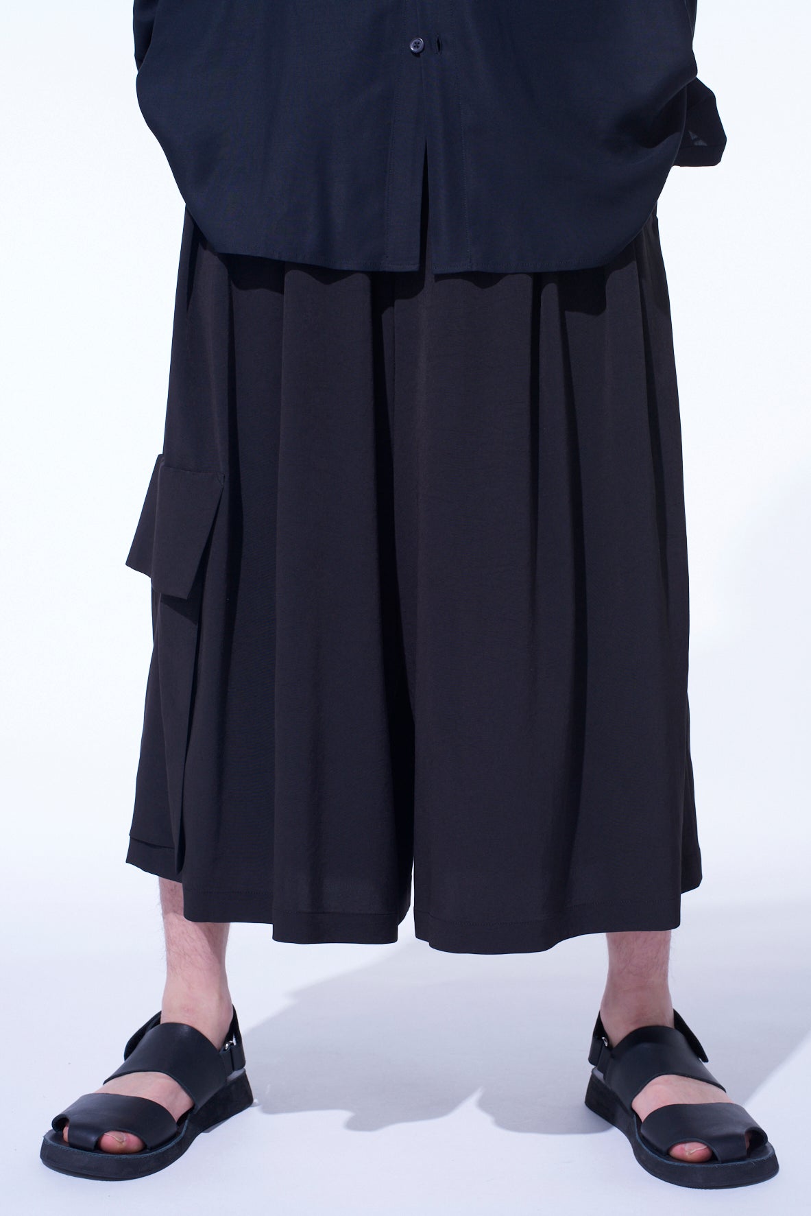 Stylish Crepe de Chine Cropped Wide Pants with Gusseted Flap Pockets - Women's High Waist Loose Fit Trousers for Casual Wear & Office Outfits