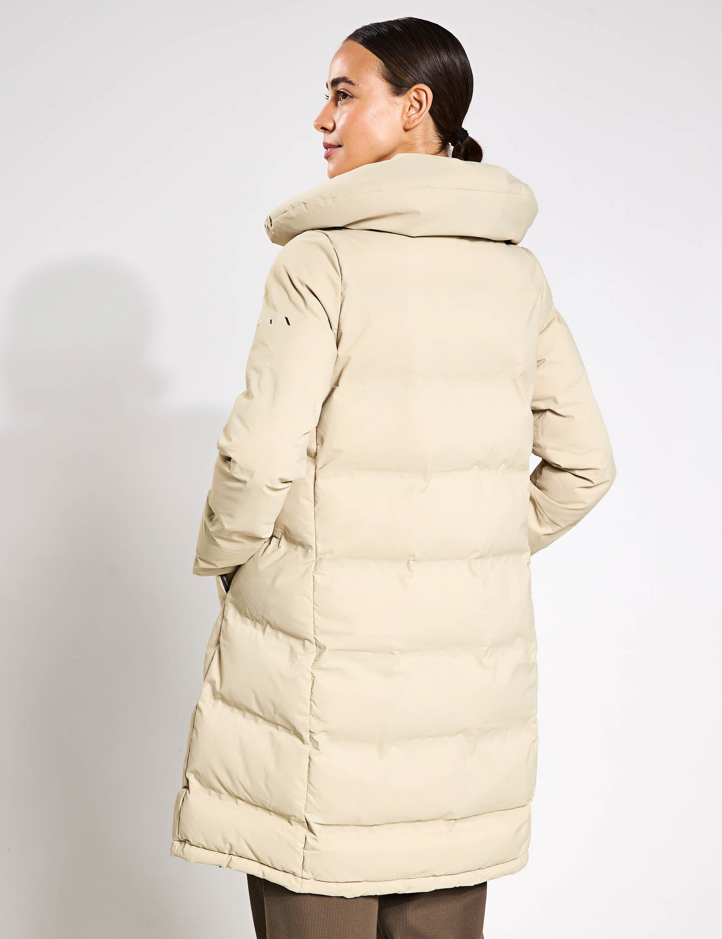 Stylish Stone Coat Jacket for Men & Women - Trendy Outerwear for Fall & Winter Fashion