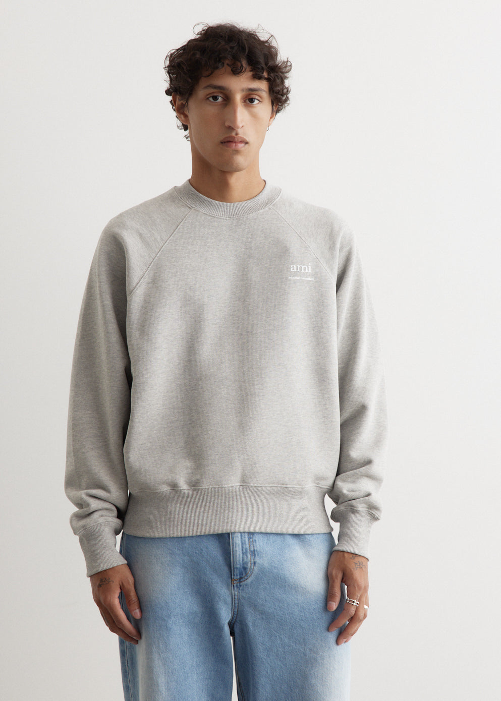 Trendy Ami Am Usw024 747 0951 Gray Sweatshirt - Cozy Pullover for Casual Wear & Street Style Outfits