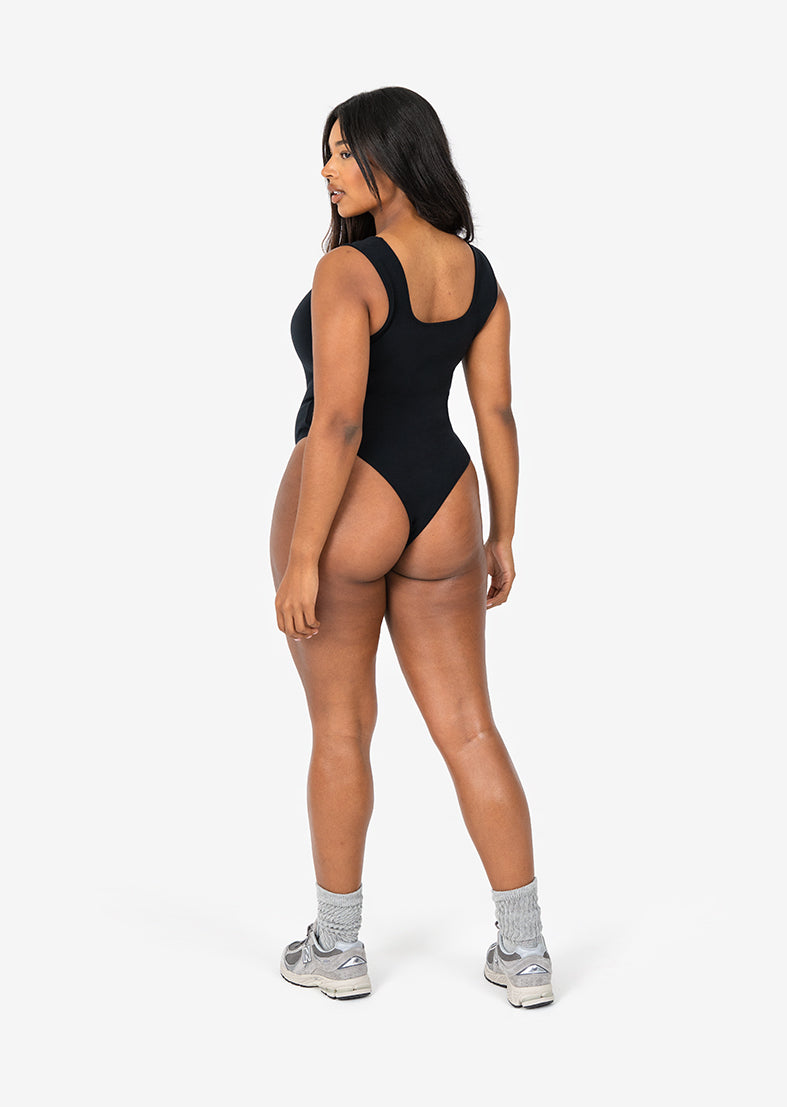 Effortless Sleeveless Black Bodycon Dress - Slimming & Comfortable for Night Out, Party, or Casual Wear