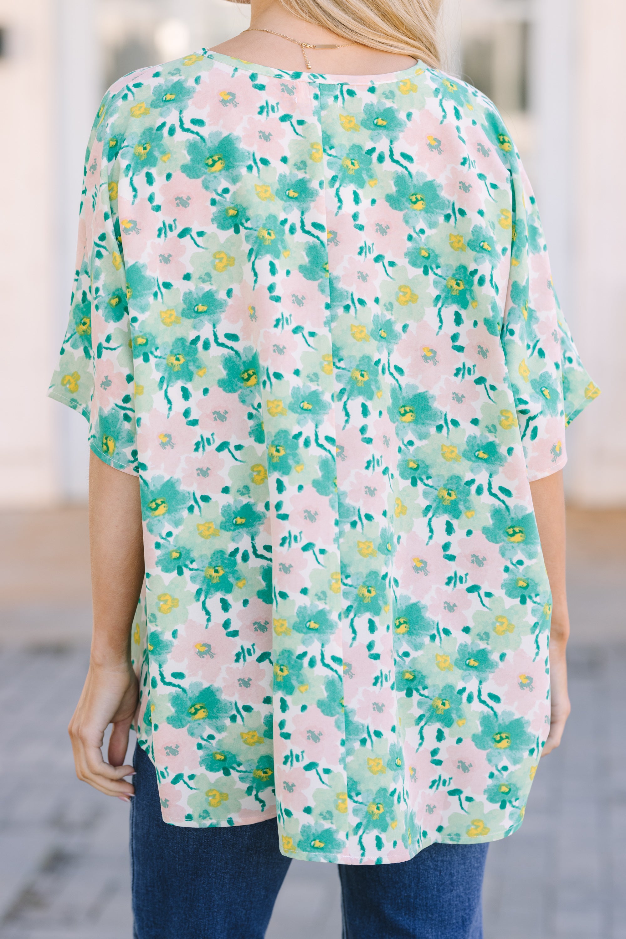 Stylish Green Floral Top for Women - Trendy Summer Blouse for Casual Outings & Date Nights