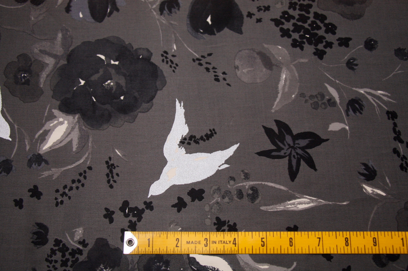Nani Iro Cadeau Grey - Stylish and Elegant Gift for Special Occasions | Perfect for Birthdays, Anniversaries, and Holidays