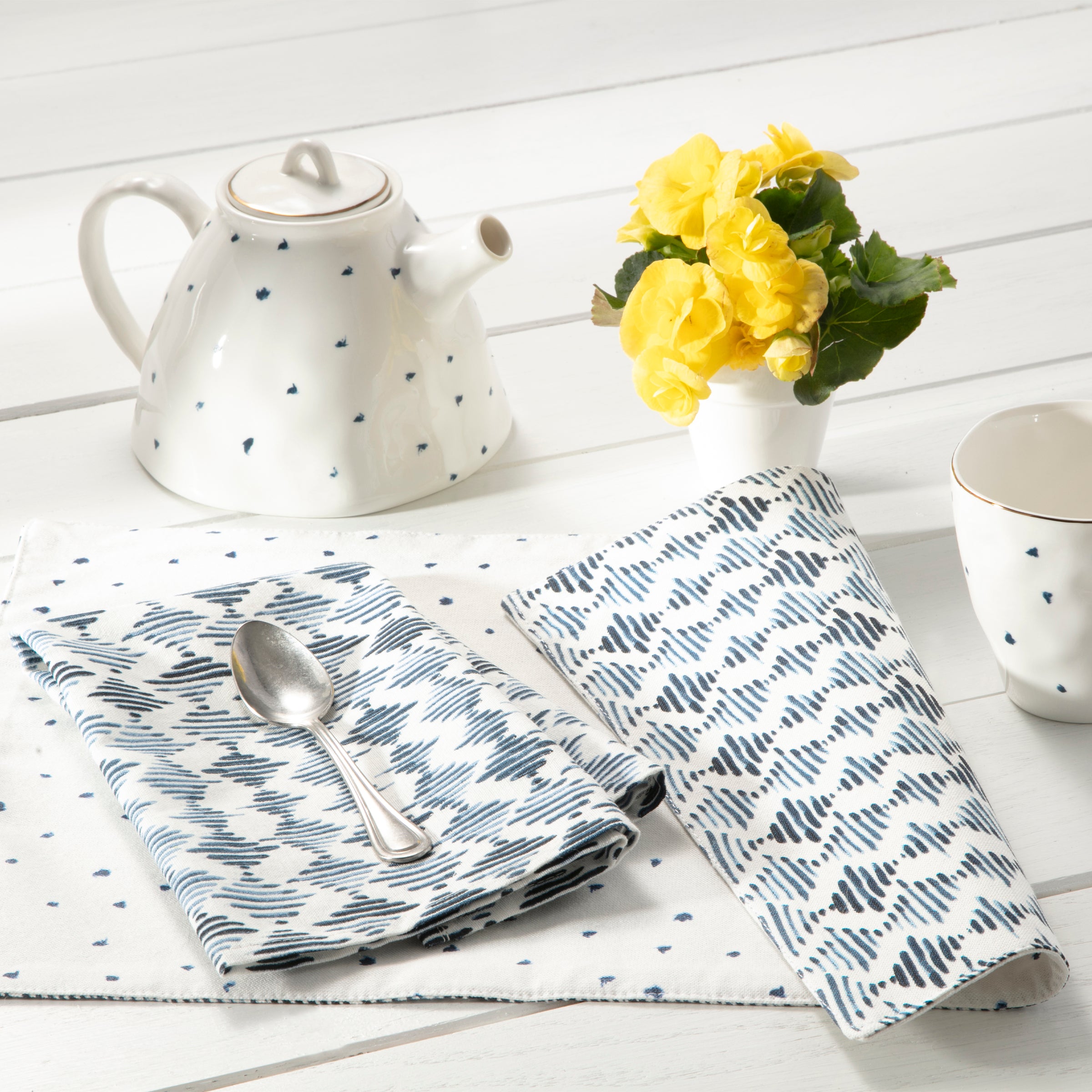 Blue Bay Diamond Dot Reversible Placemat Set of 4 - Waterproof & Heat Resistant Table Mats for Dining, Kitchen, Party, and Home Decor - Elegant Non-Slip Placemats for Everyday Use and Special Occasions