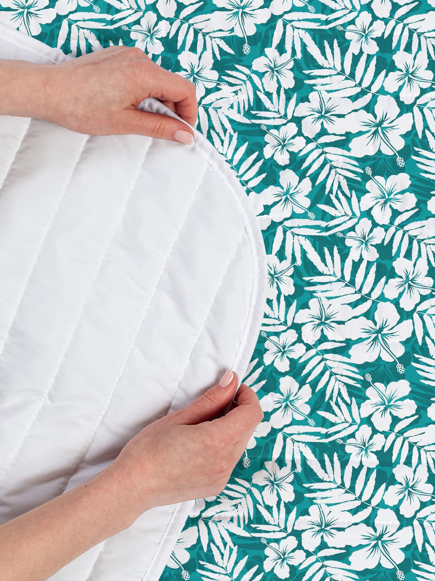 Lunarable Leaf Microfiber Bedspread Set - Abstract Hawaiian Hibiscus Flowers & Banana Palm Leaves Print - Soft Twin Size Bedding with Pillow Sham & Comforter in Petrol Blue/White - Perfect for Tropical Bedroom Decor & Vacation Home Styling