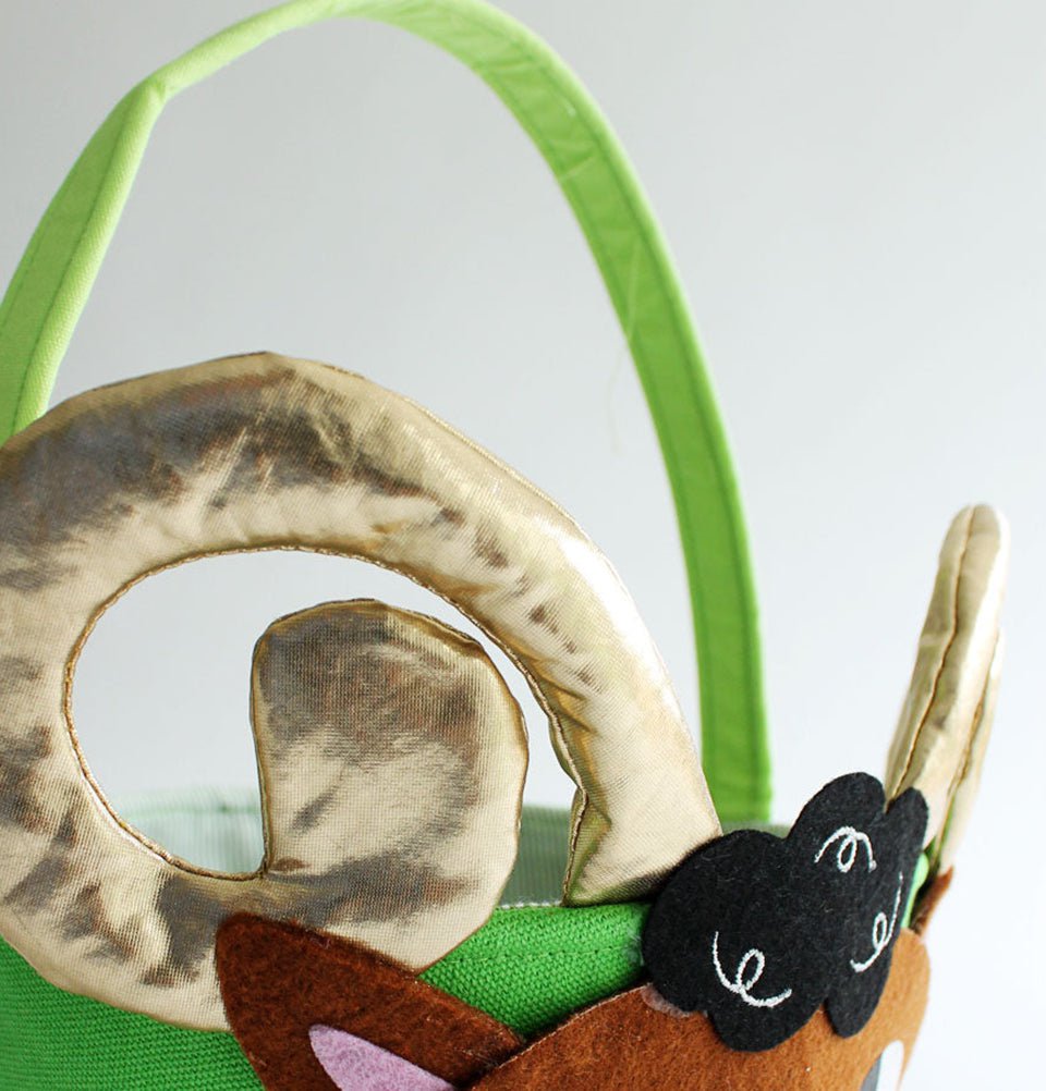 Eid al Adha Gift Basket for Kids - Islamic Holiday Celebration Set with Toys & Treats - Perfect for Eid Mubarak Gifts, Family Gatherings & Muslim Festivals