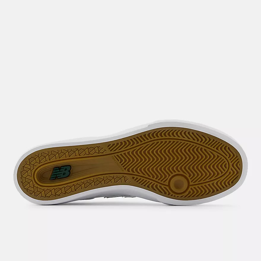 New Balance Numeric 574 Vulc Sneakers - White/Green - Men's Skateboarding Shoes for Street Style & Comfort