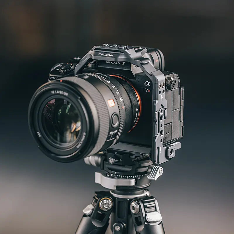 Ulanzi Falcam F22 F38 F50 Quick Release Camera Cage for Sony a7RV - Professional DSLR Rig for Vlogging, Photography & Filmmaking - Perfect for Travel, Studio & Outdoor Shooting