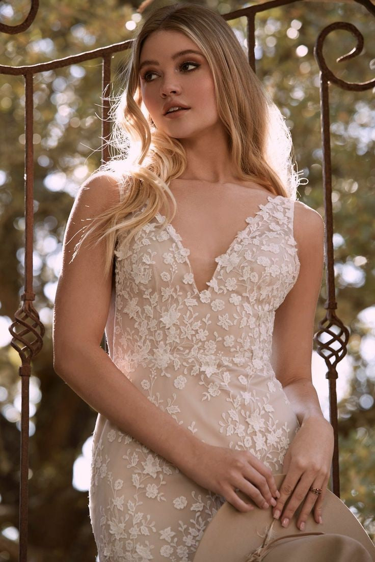 Willowby Nikola Aliyah Wedding Gown - Elegant Lace Bridal Dress for Beach, Garden & Boho Ceremonies