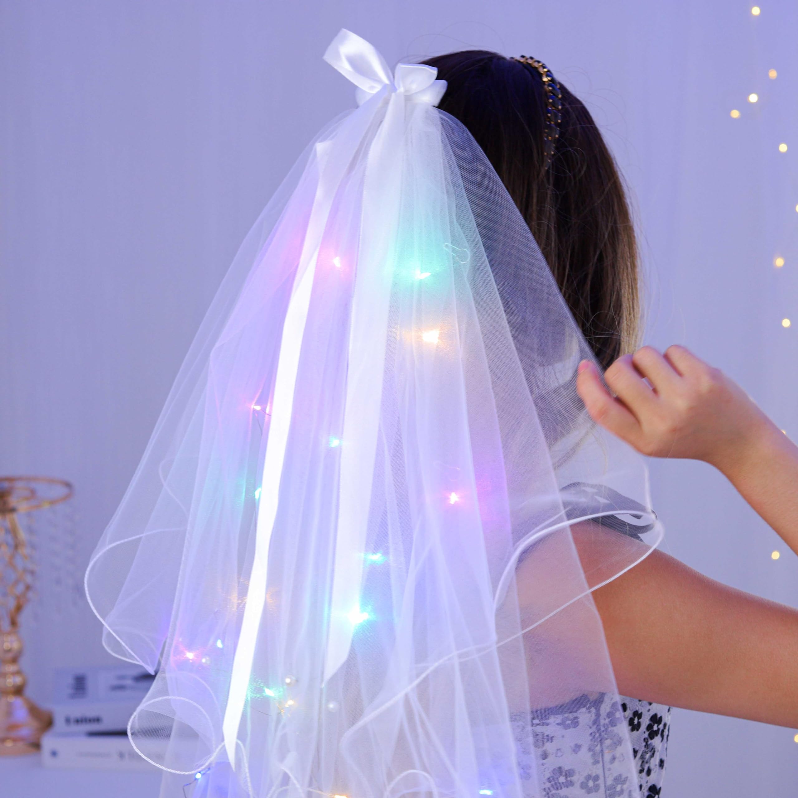White 2-Tier Bridal Wedding Veil with LED Lights - Elegant Short Veil Hair Accessory for Bachelorette Parties, Bridal Showers & Wedding Ceremonies