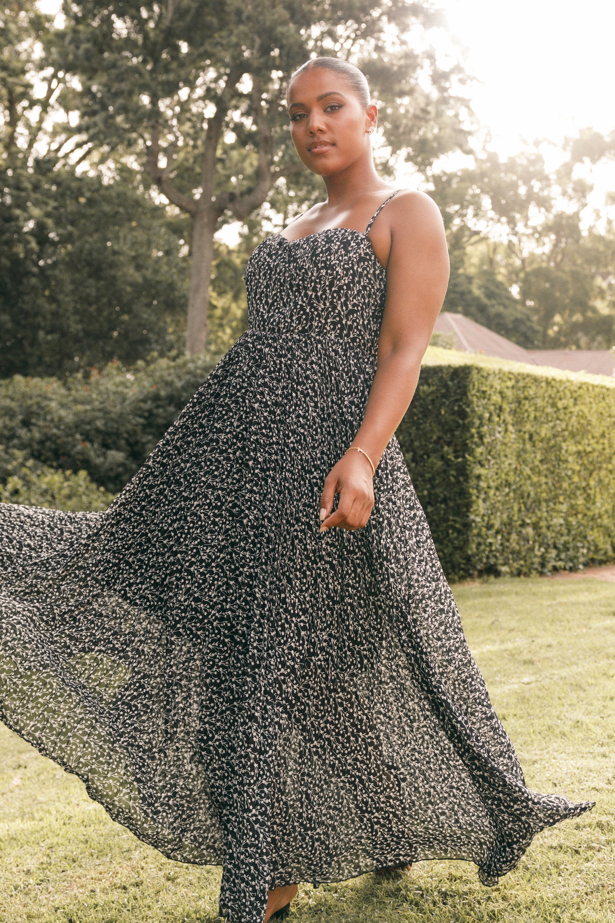 Achanti Women's Black Floral Pleated Maxi Dress - Elegant Long Flowy Dress for Summer, Beach, Party & Special Occasions