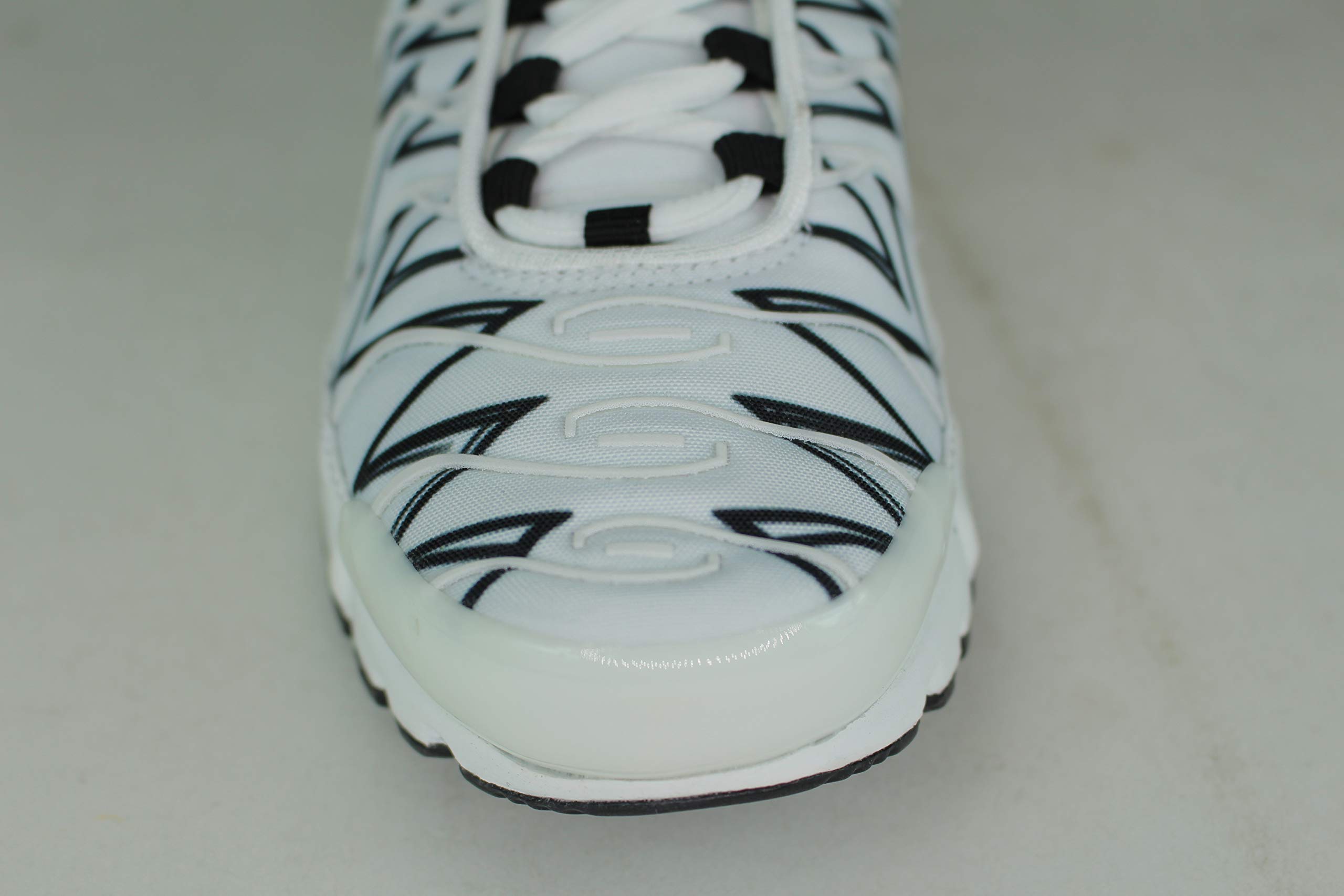 Nike Air Max Plus Men's Running Shoes - White/Black, Size 4.0 | Comfortable Cushioned Sneakers for Jogging, Gym Workouts & Casual Wear