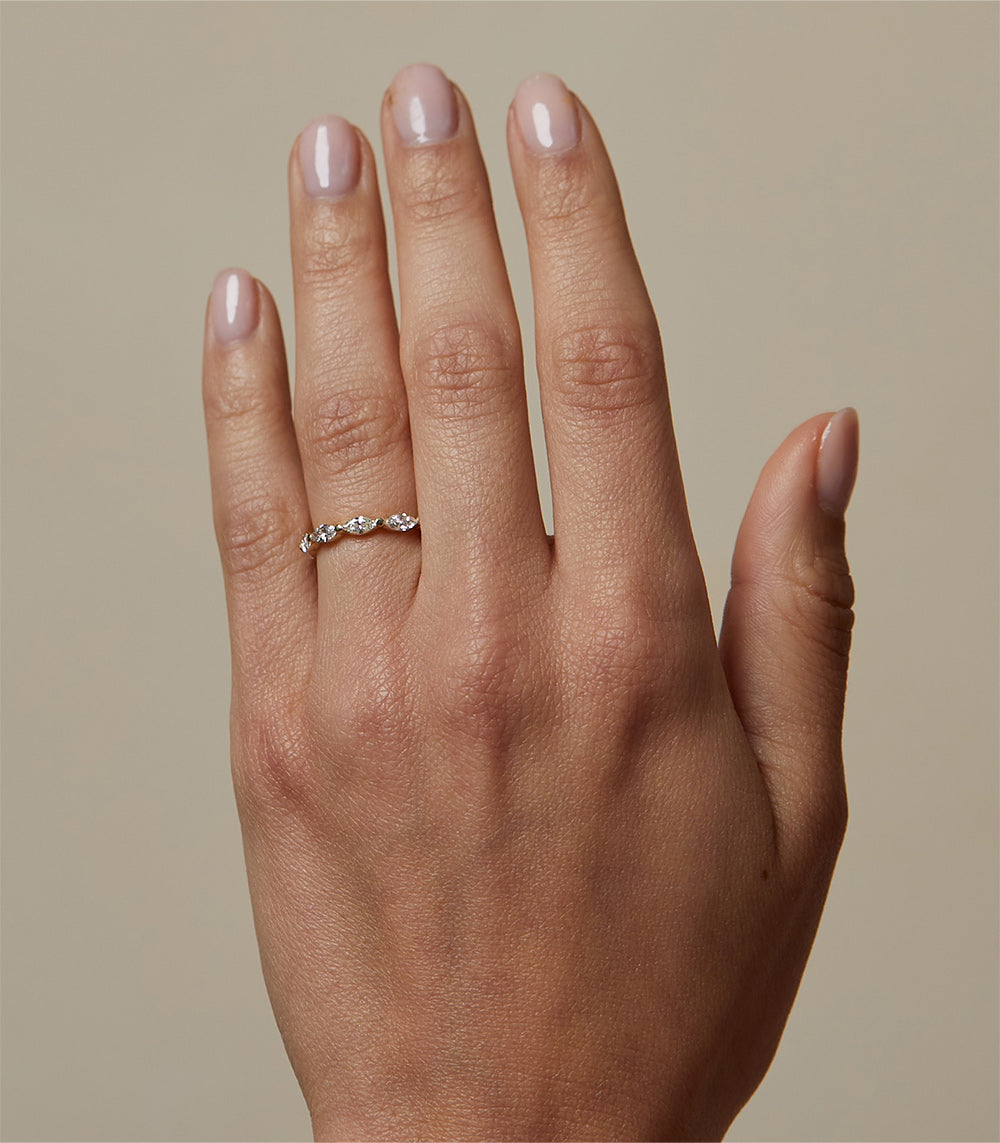 Kissing Diamonds - Elegant Diamond Jewelry for Women | Perfect for Anniversaries, Weddings & Special Occasions