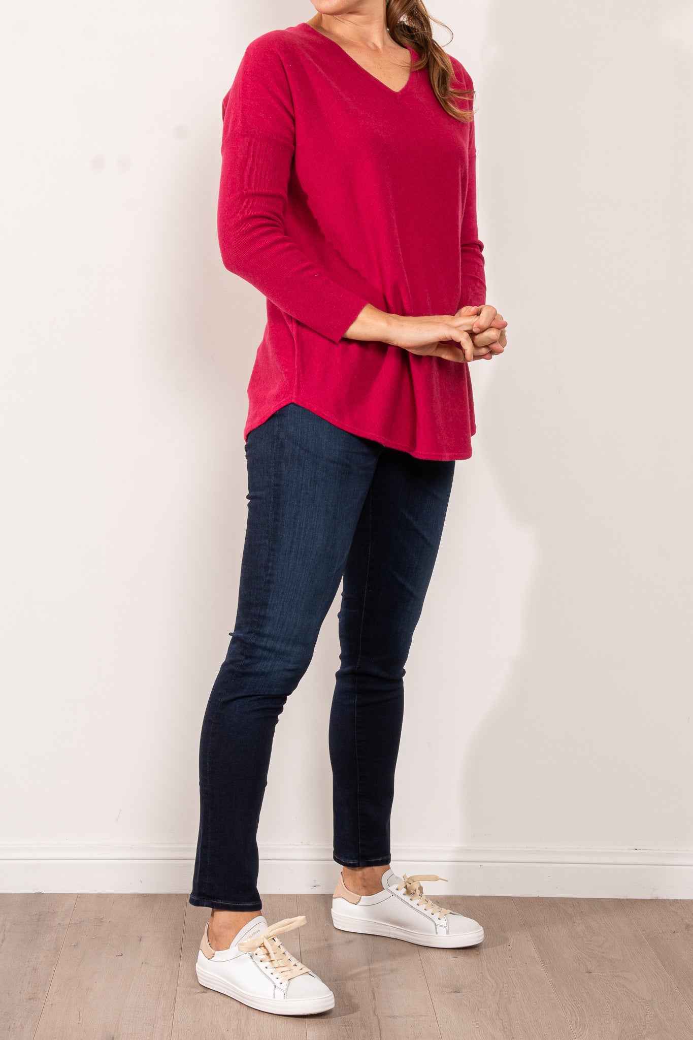 Bridge & Lord Women's Curved Hem V-Neck Jumper Sweater - Soft Knit Pullover for Casual Wear & Office Outfits