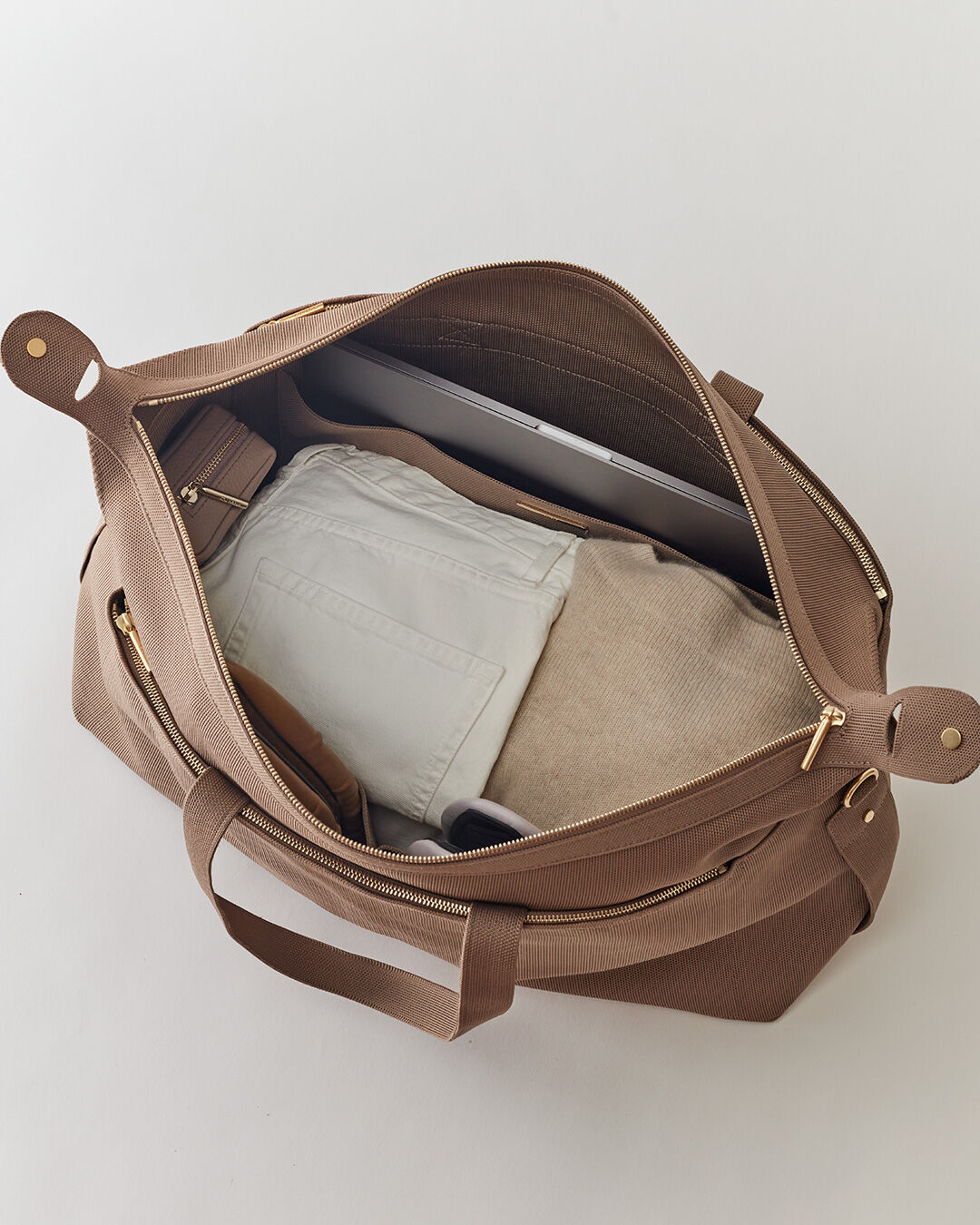 Eco-Friendly Recycled Knit Weekender Bag for Women & Men - Lightweight Travel Duffel with Pockets - Perfect for Weekend Getaways, Gym, and Overnight Trips