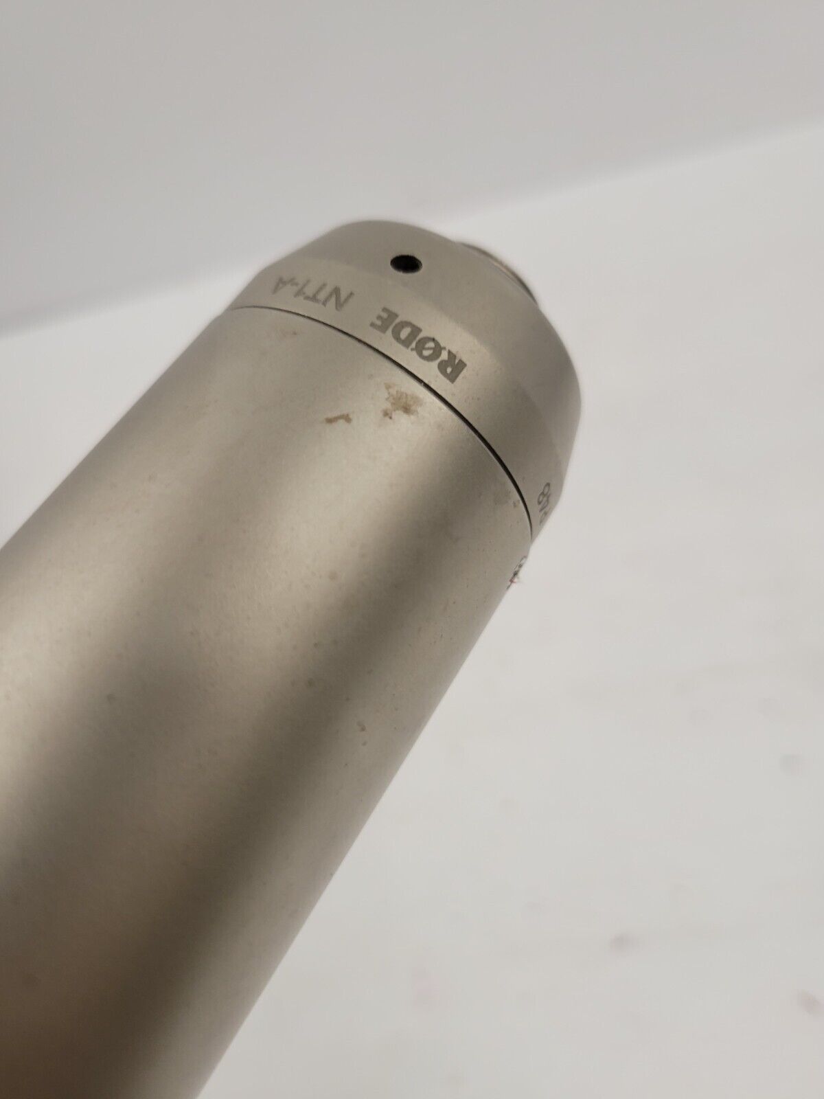 Rode NT1-A Studio Condenser Microphone for Professional Recording, Podcasting & Streaming - Perfect for Home Studios & Content Creators